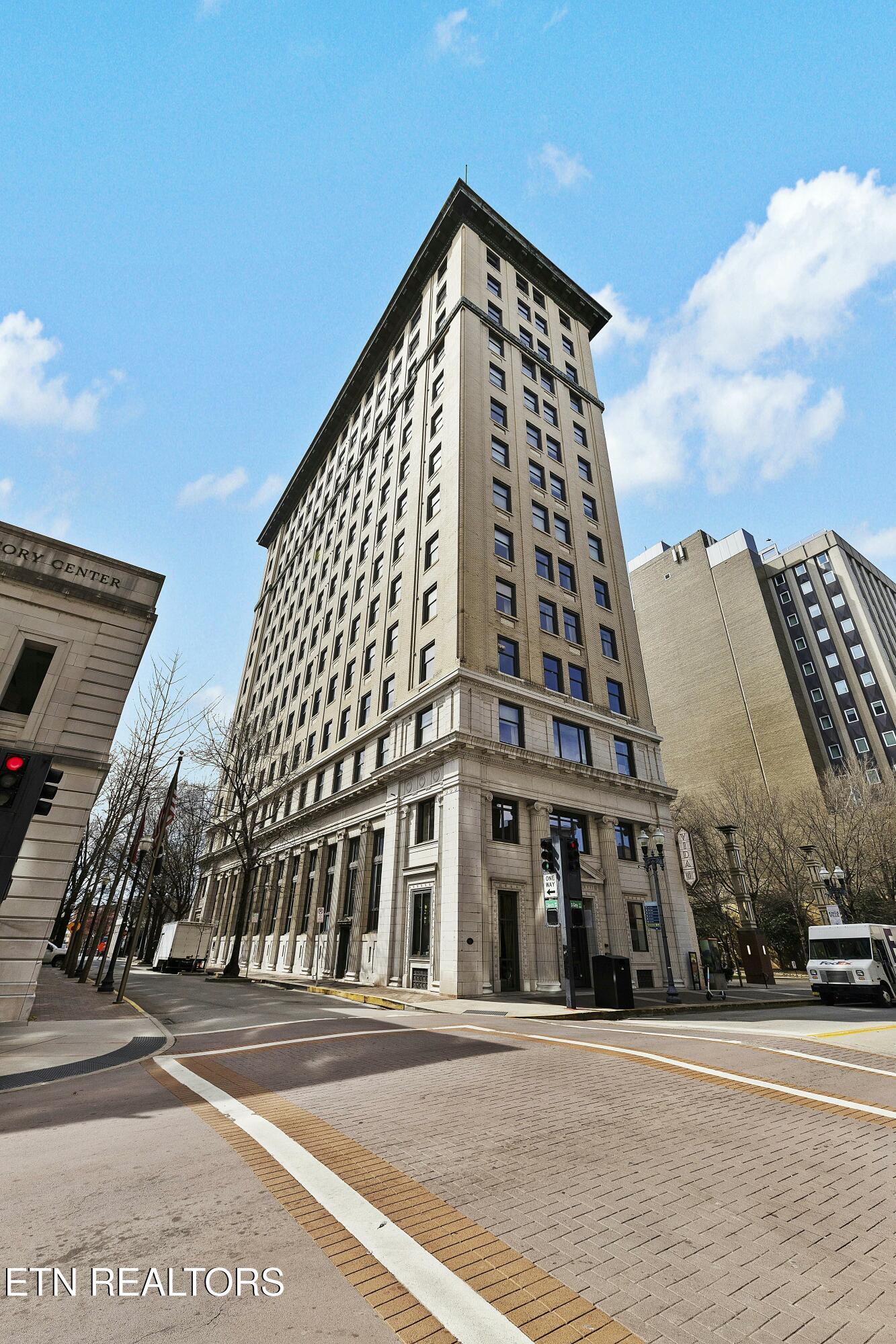 531 S Gay St Property Photo