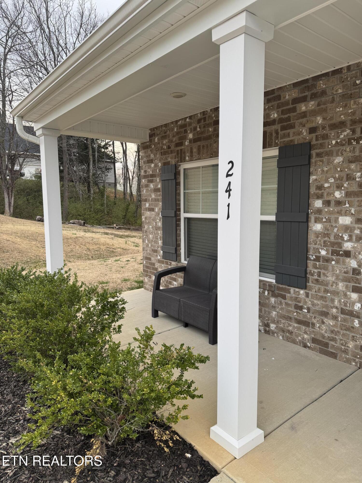 241 Summer Glenn Lane Property Photo 4