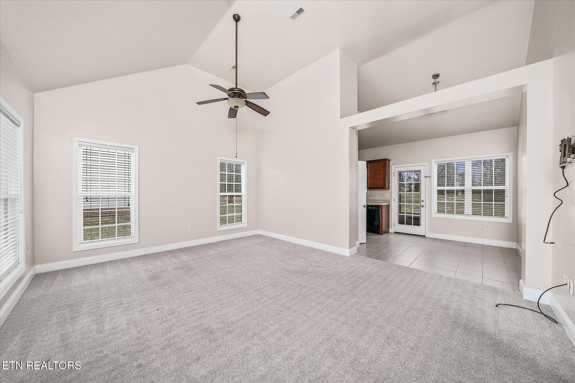 110 Lane Ave Property Photo 2