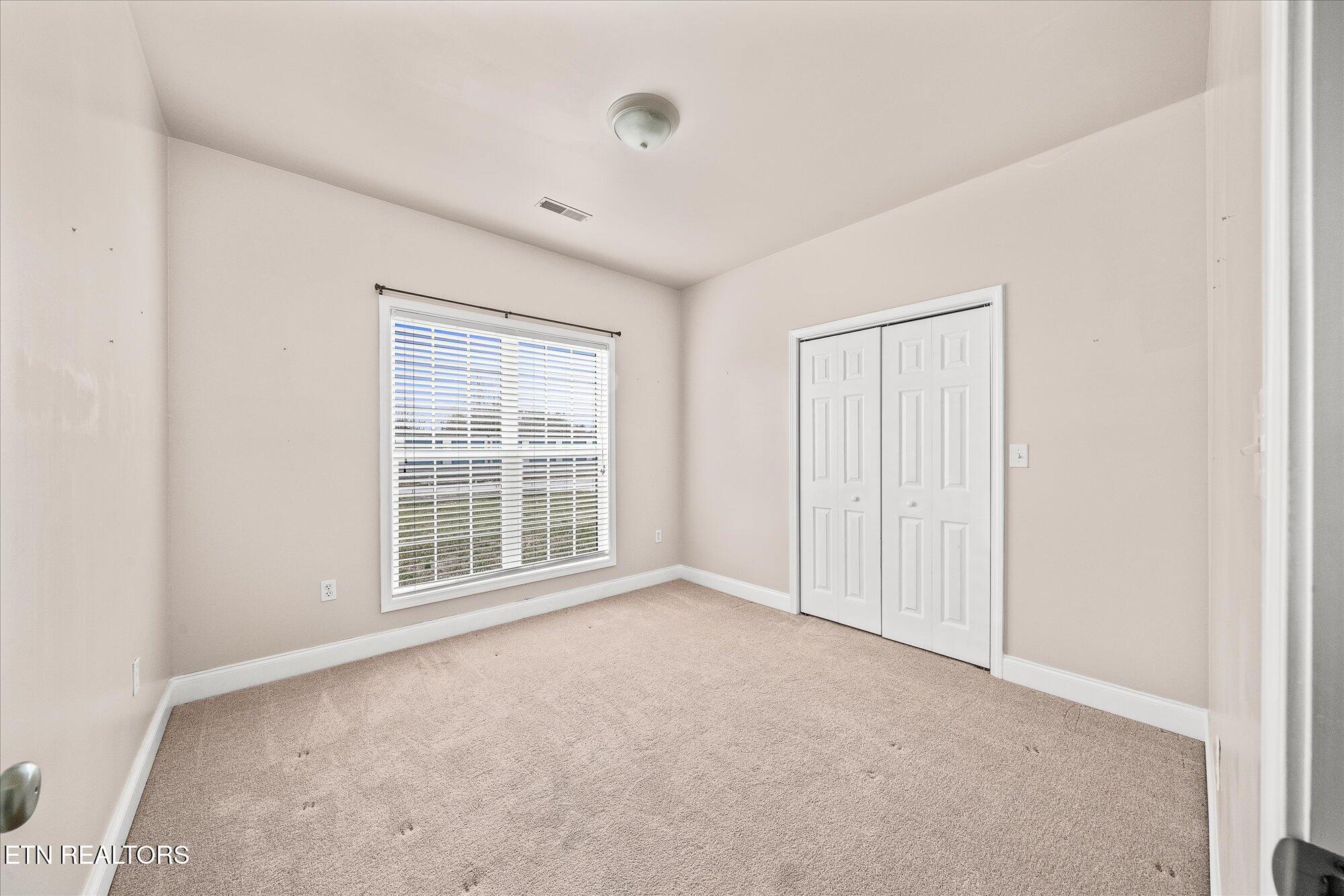 110 Lane Ave Property Photo 6