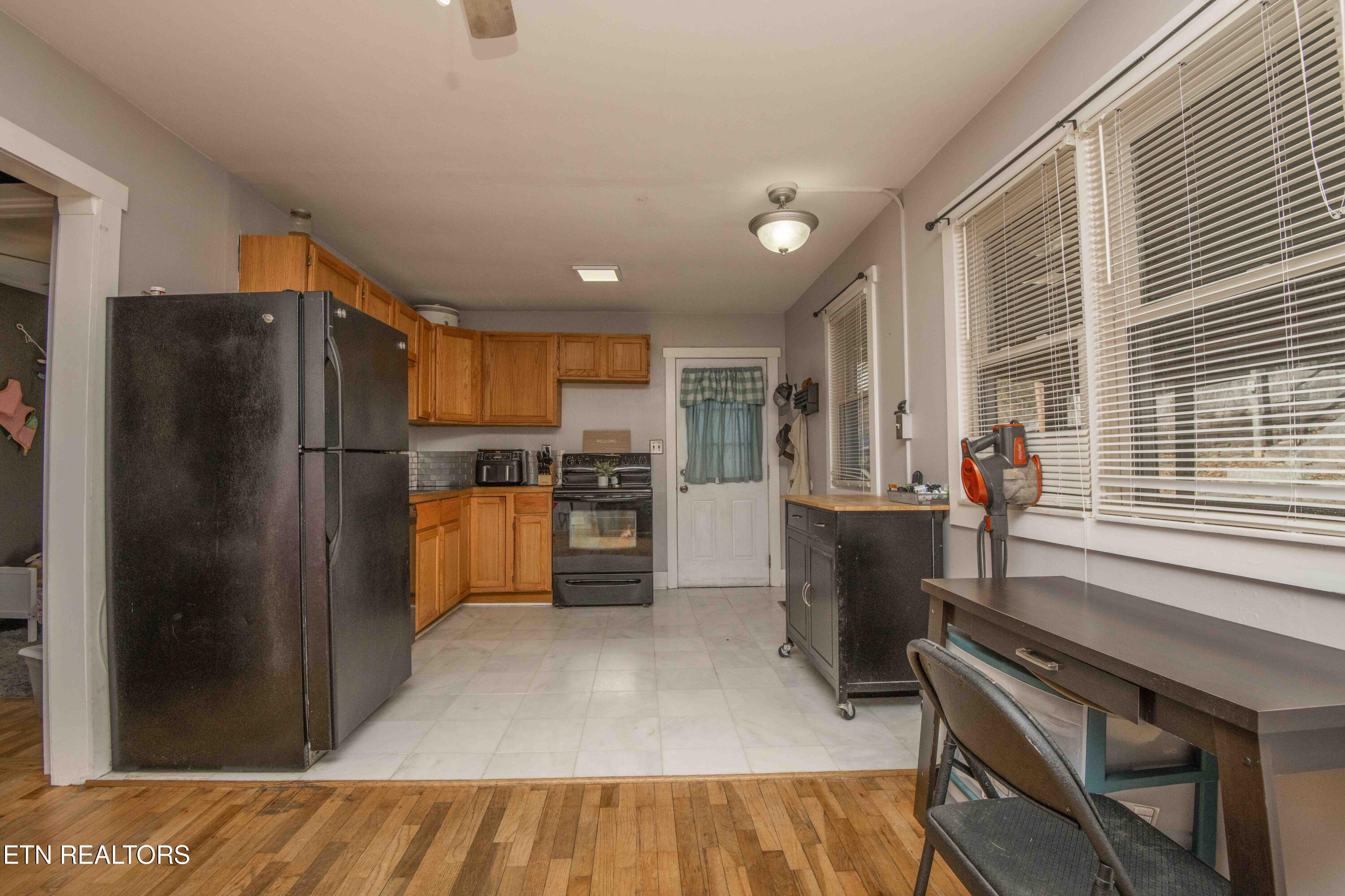 1608 Ridgecrest Drive Property Photo 6