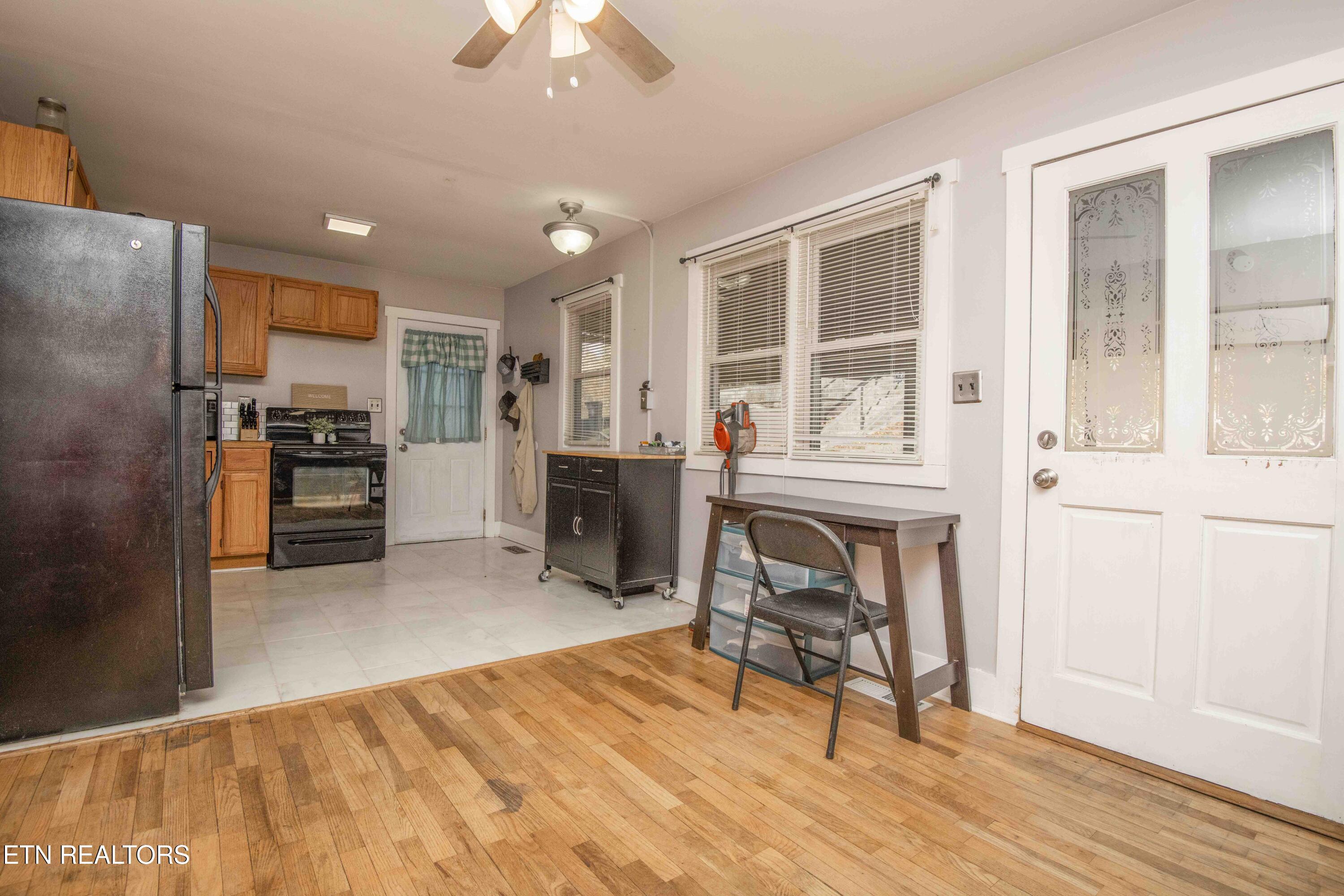1608 Ridgecrest Drive Property Photo 8
