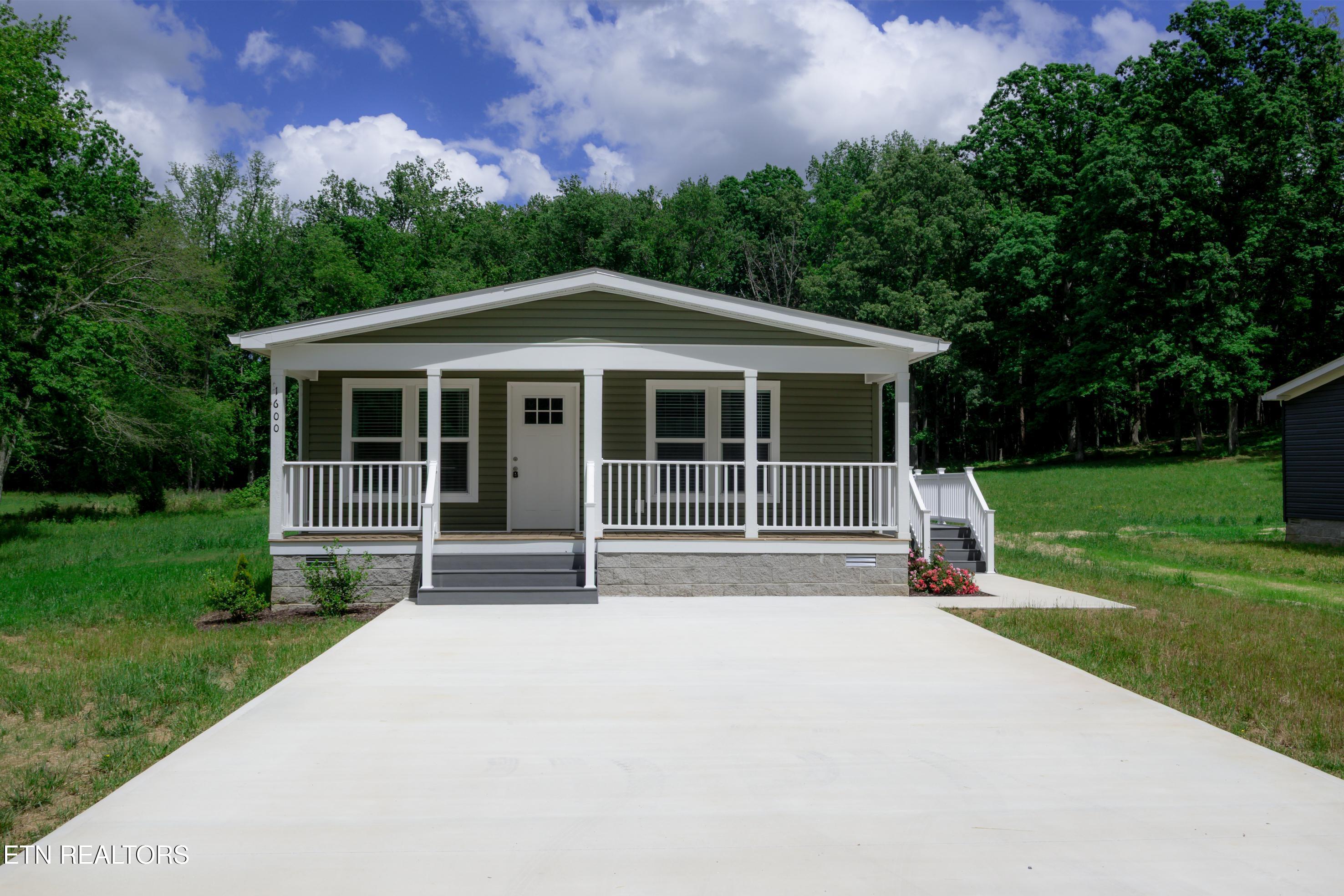 1600 Anna Maria Lane Property Photo