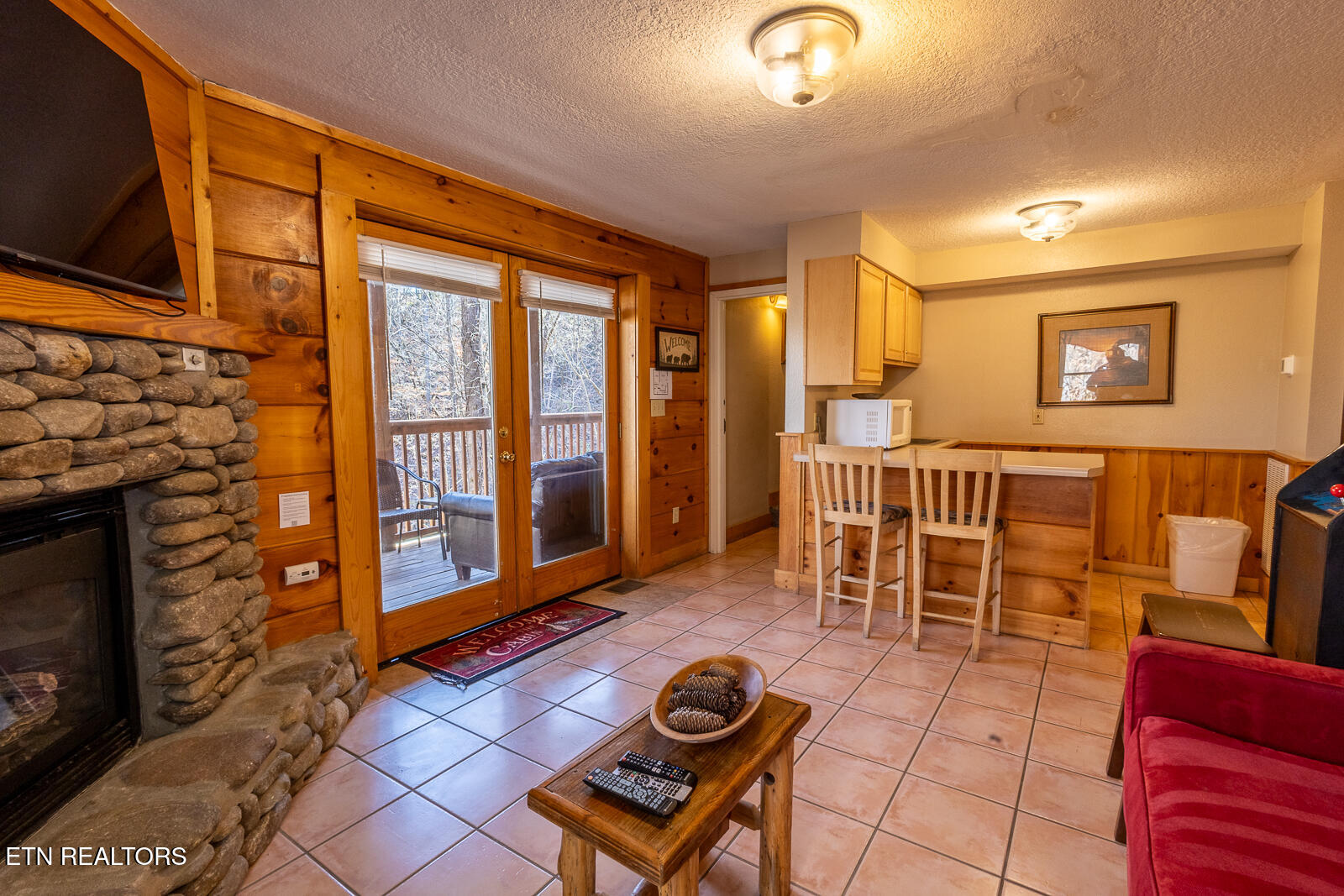 336 Big Bear Way Property Photo 2