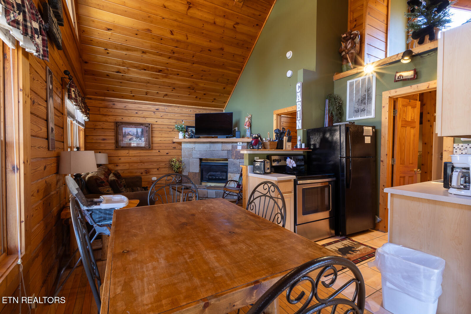 336 Big Bear Way Property Photo 10