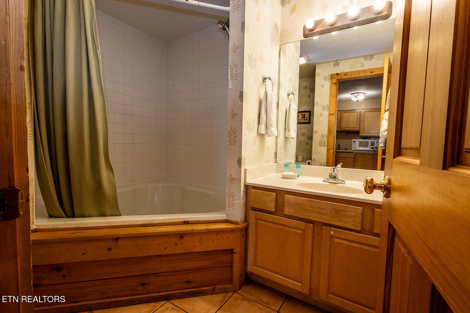 336 Big Bear Way Property Photo 12