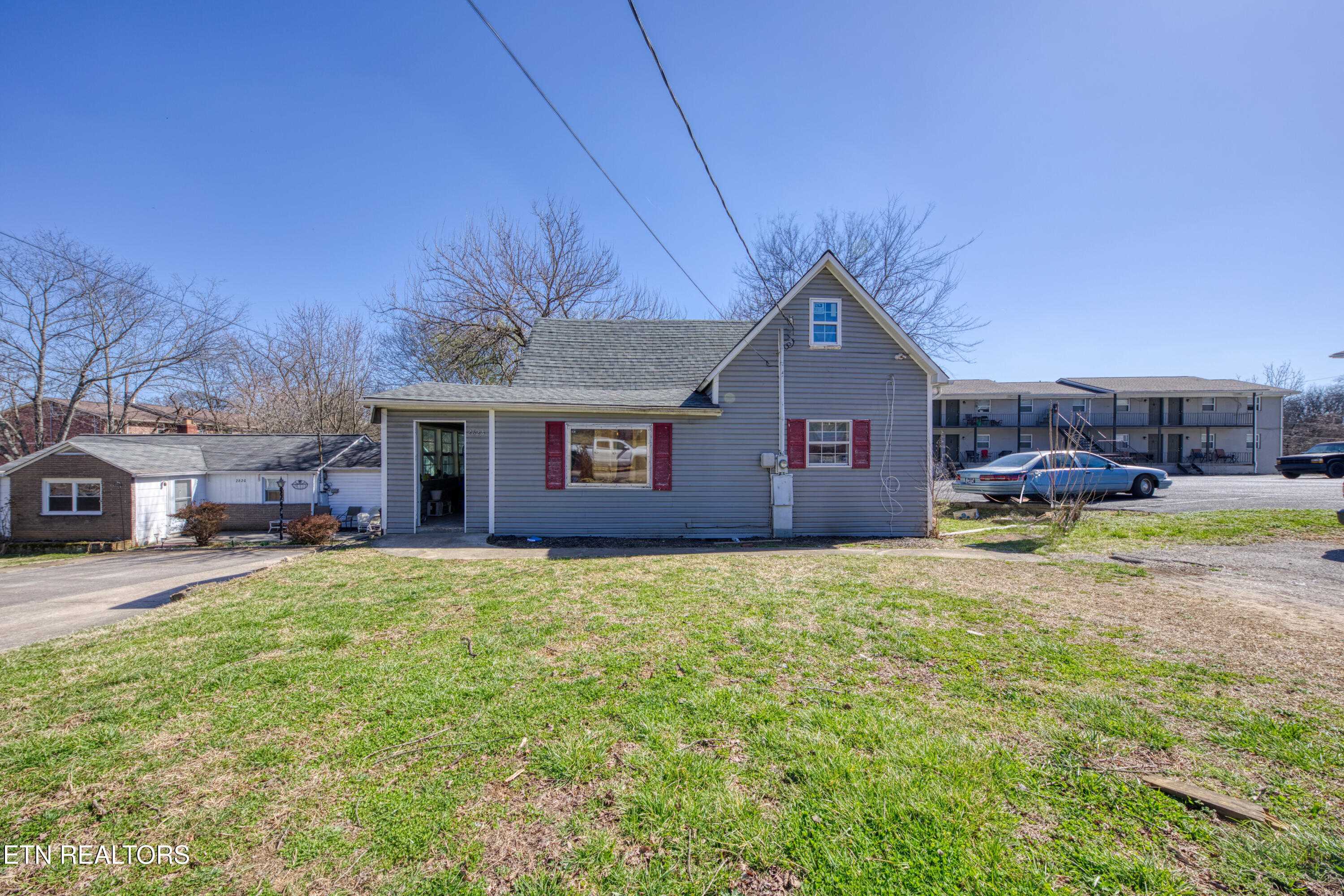 2624 Larkwood Lane Property Photo 2