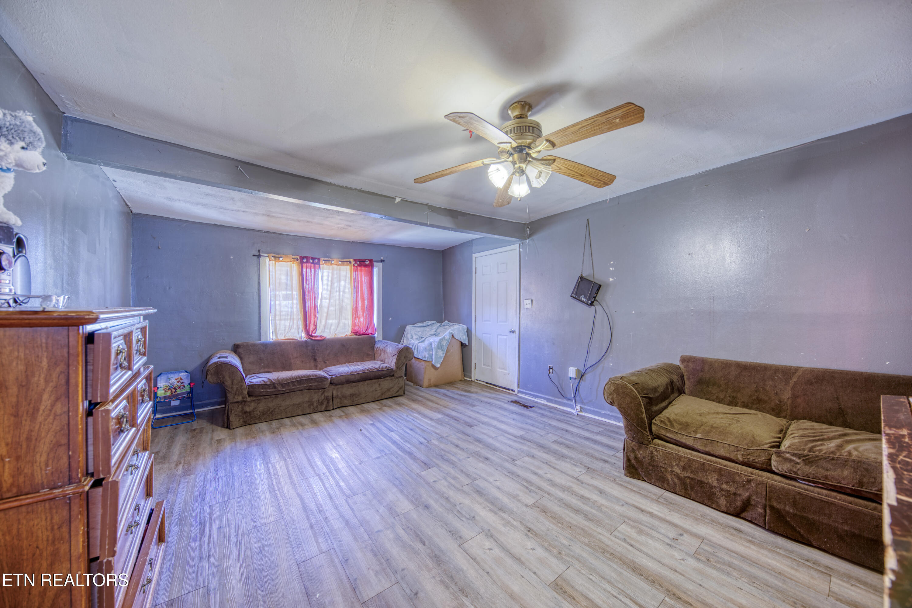 2624 Larkwood Lane Property Photo 5