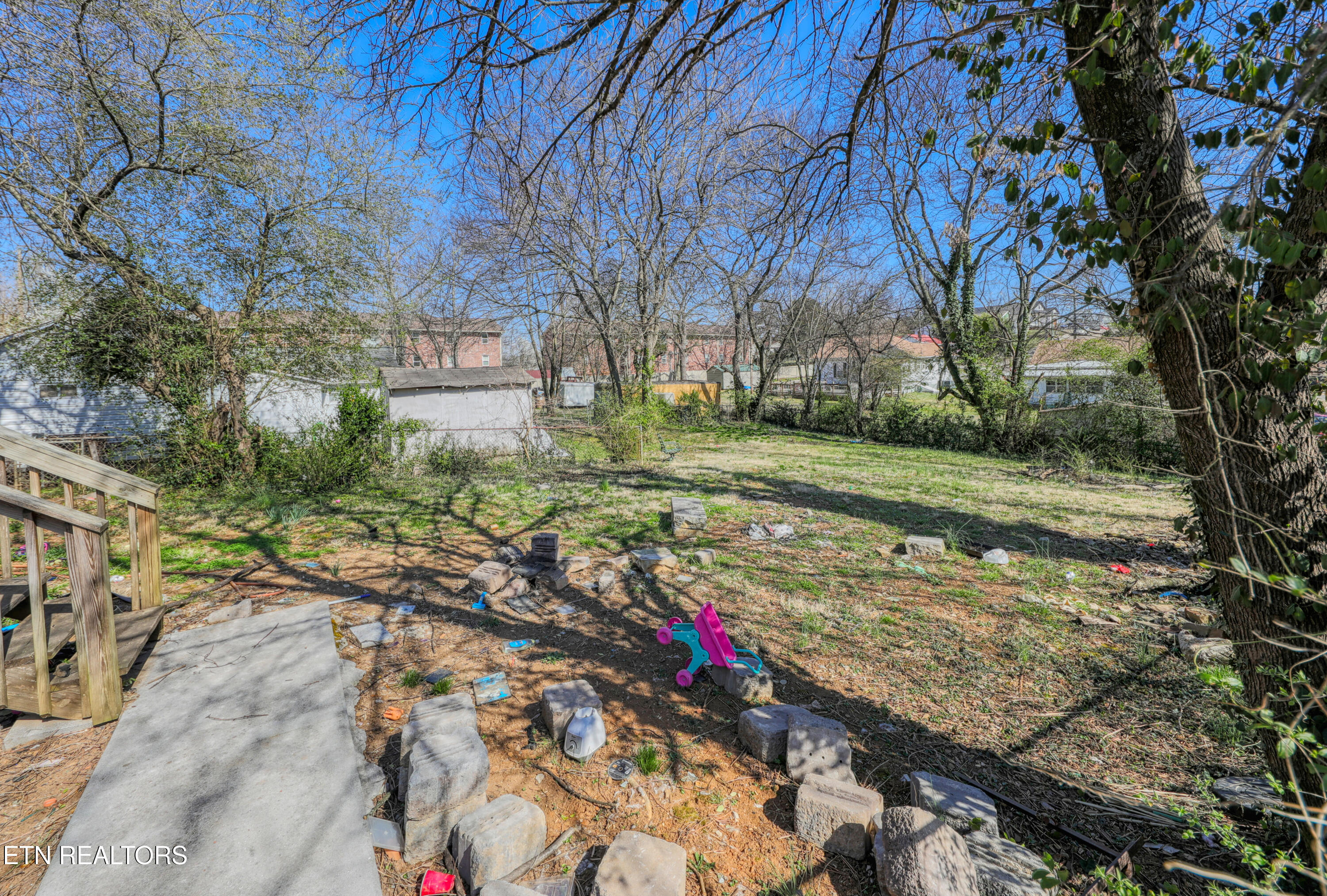 2624 Larkwood Lane Property Photo 13