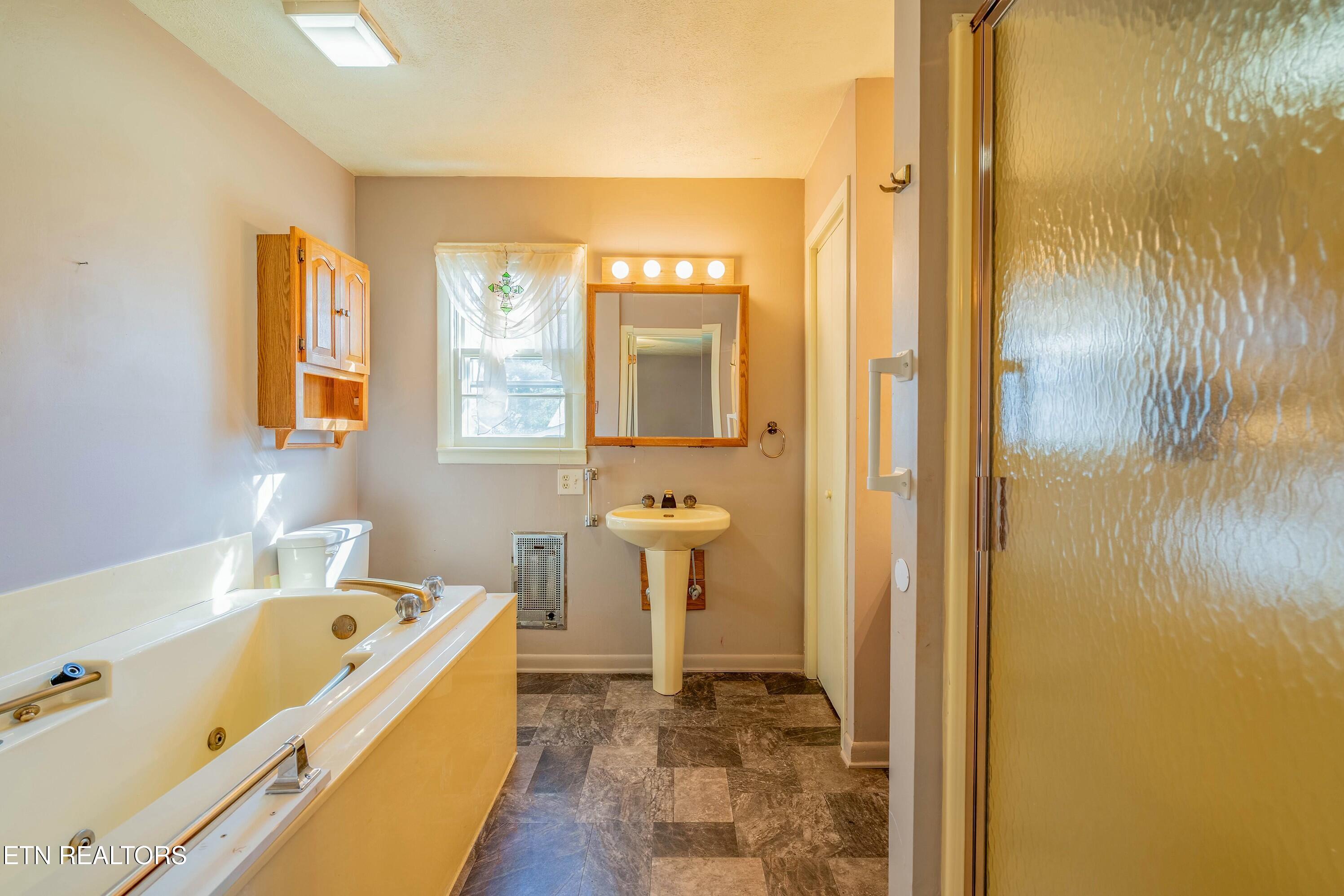 4105 Westgate Drive Property Photo 30