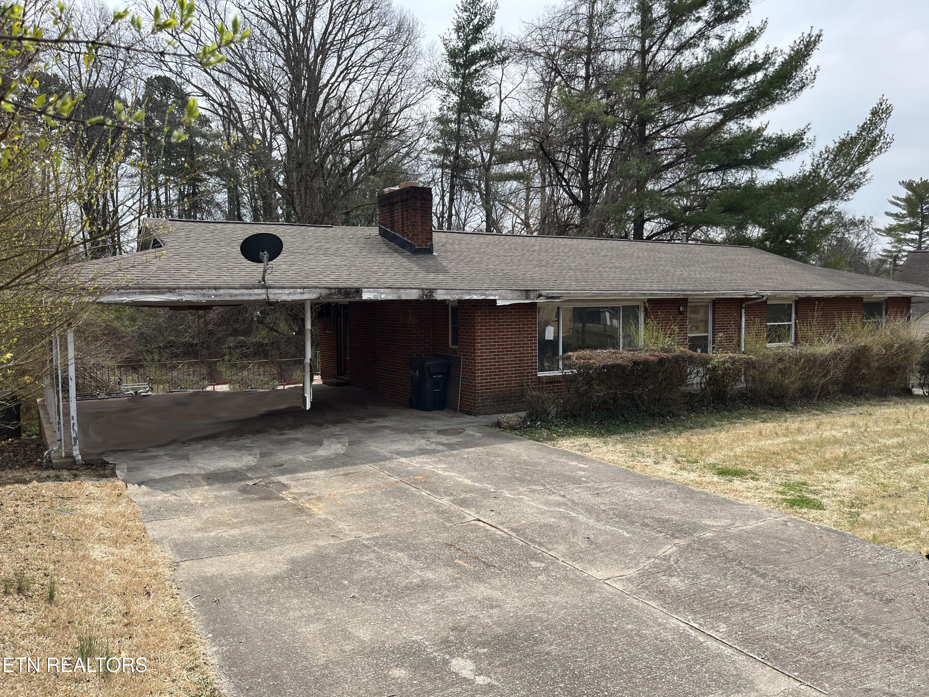 2440 Brooks Ave Property Photo 1