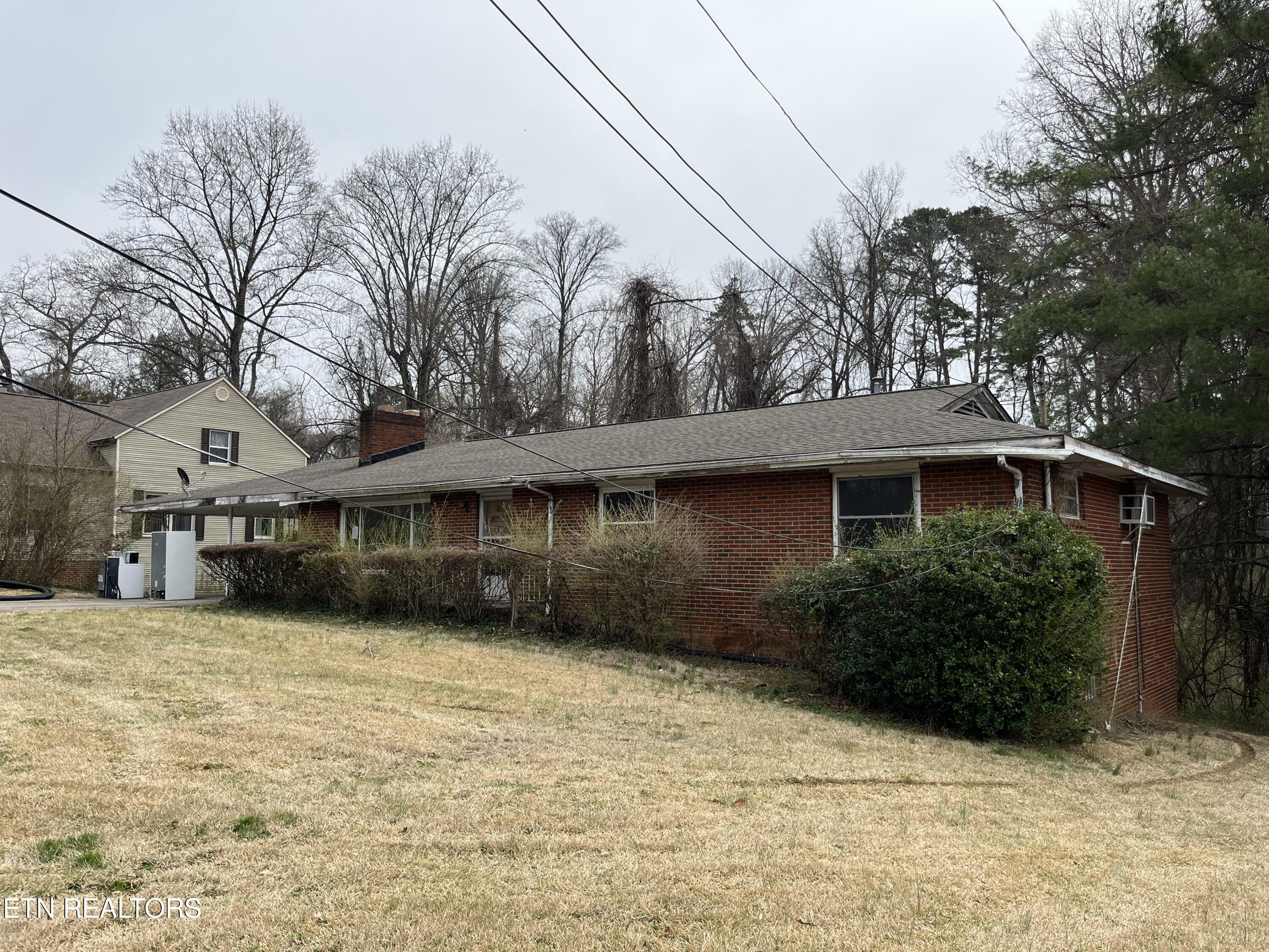 2440 Brooks Ave Property Photo 3