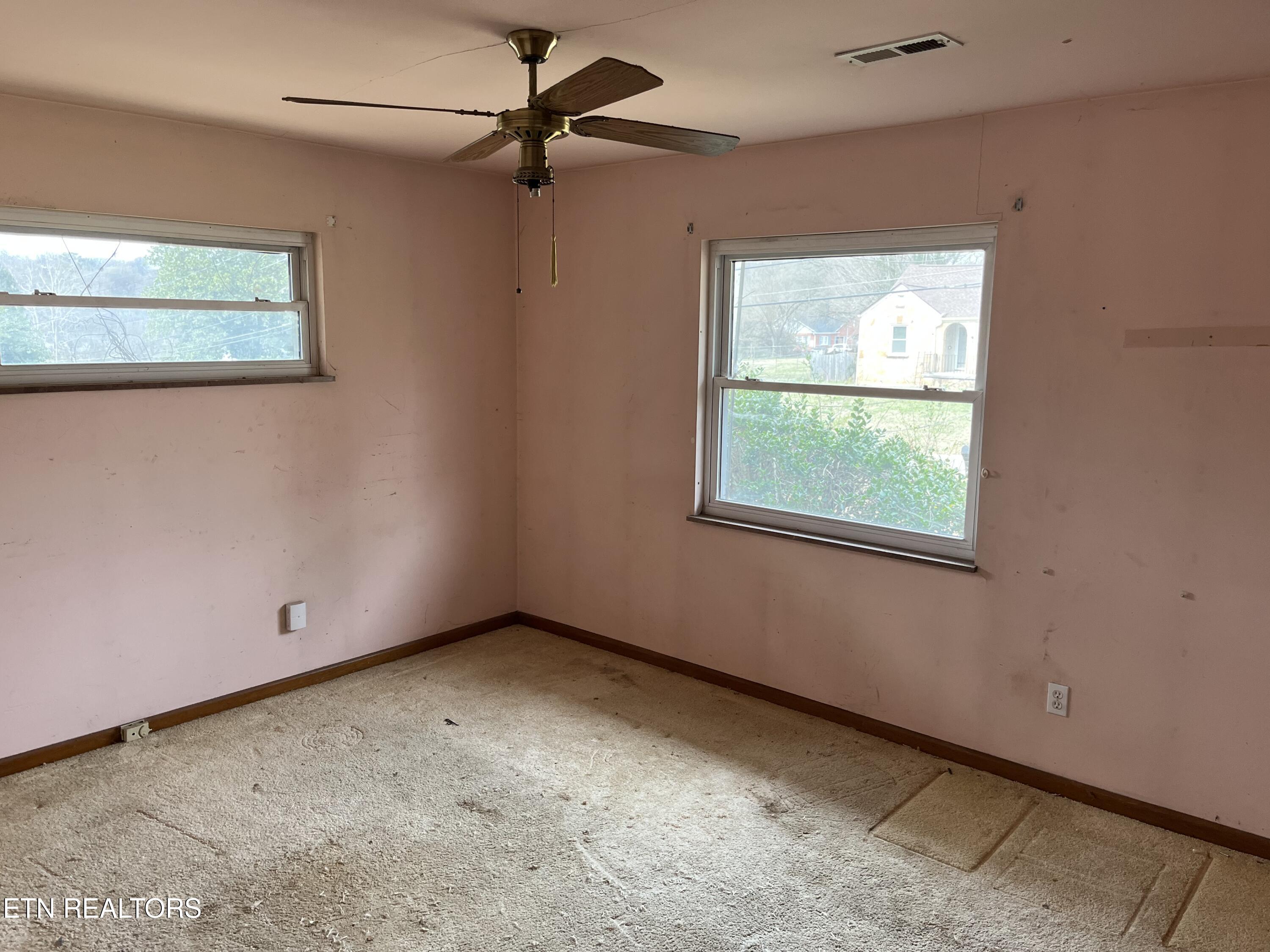 2440 Brooks Ave Property Photo 13