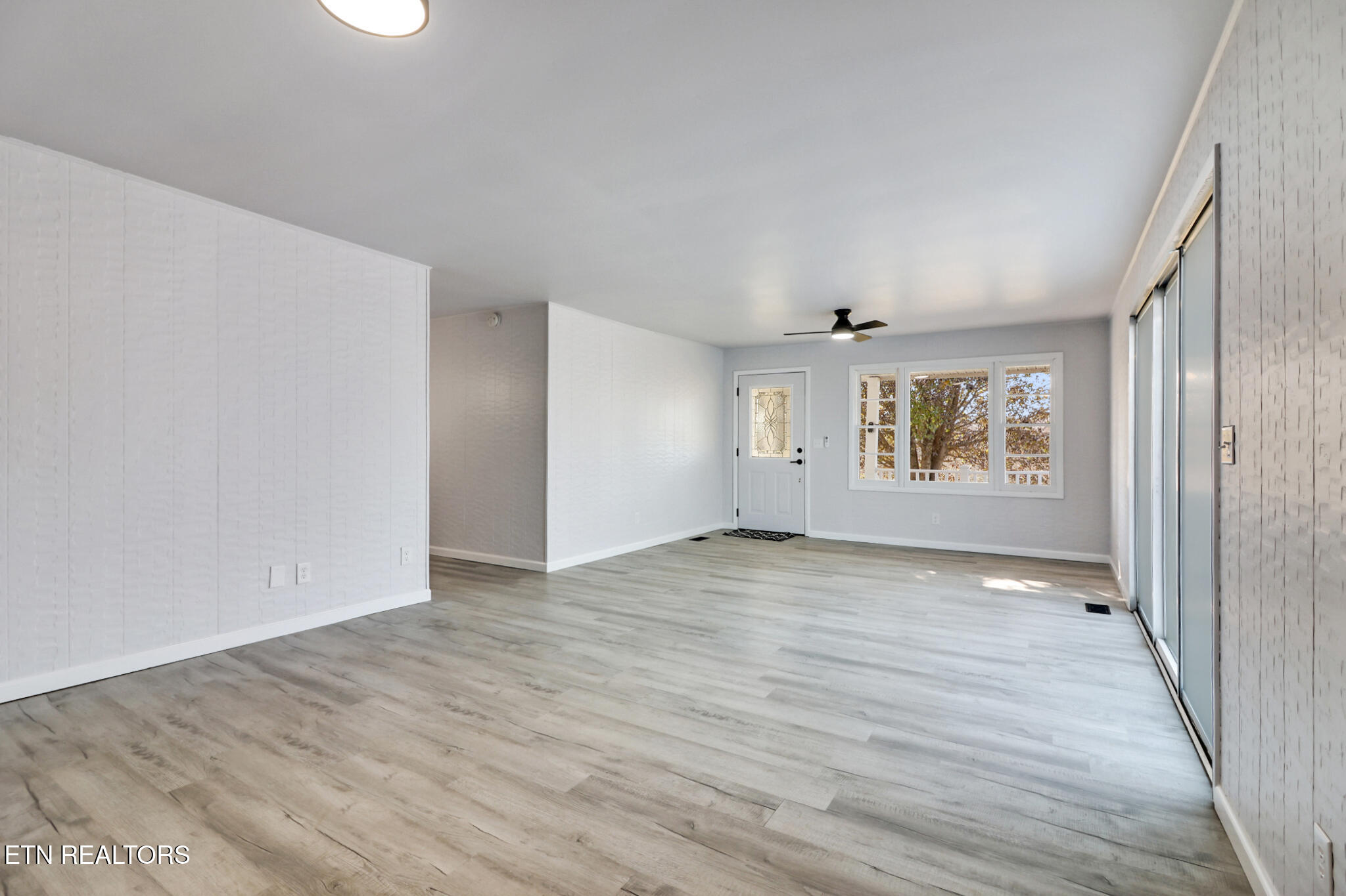 146 S Country Drive Property Photo 14