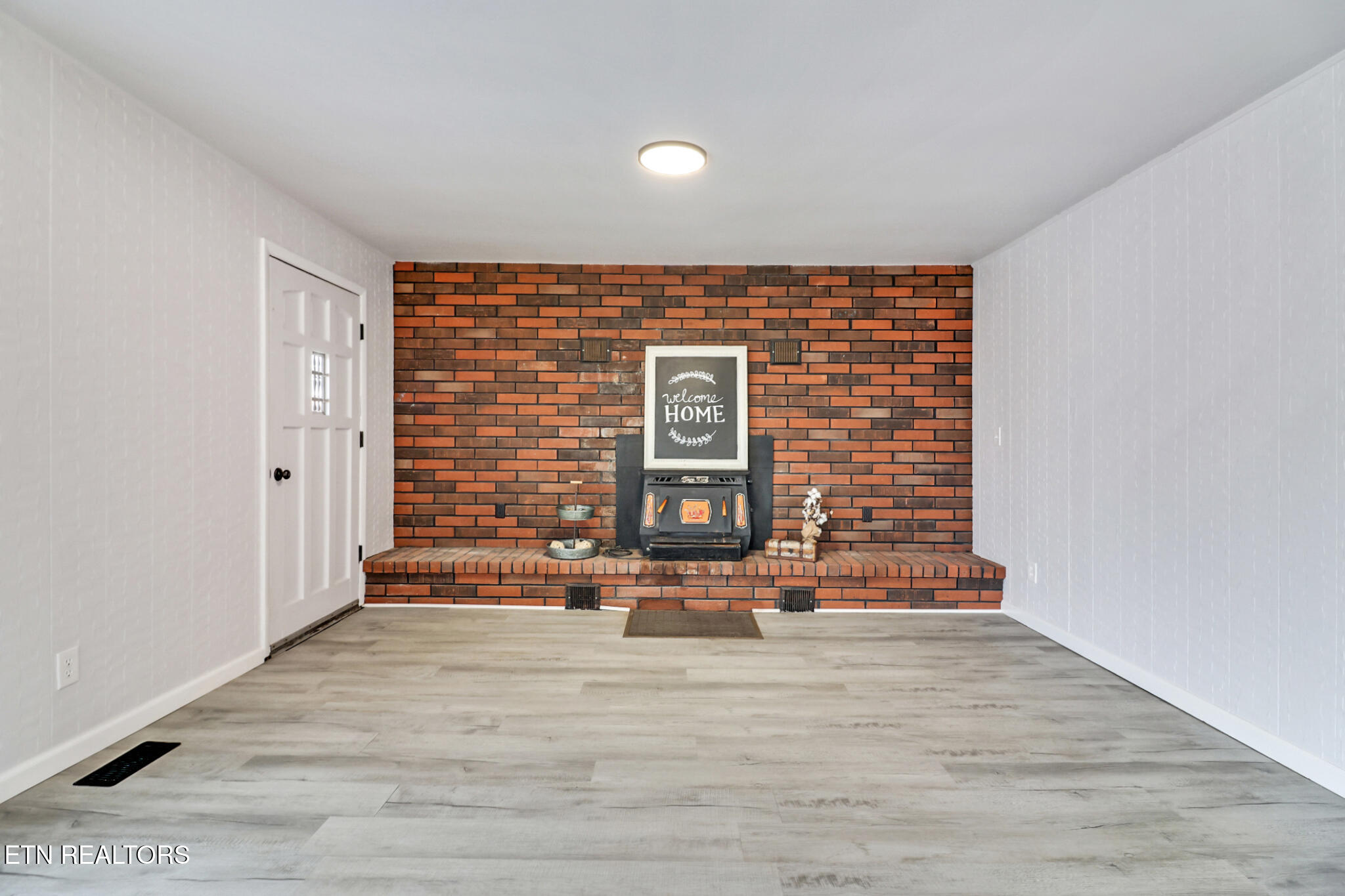 146 S Country Drive Property Photo 15
