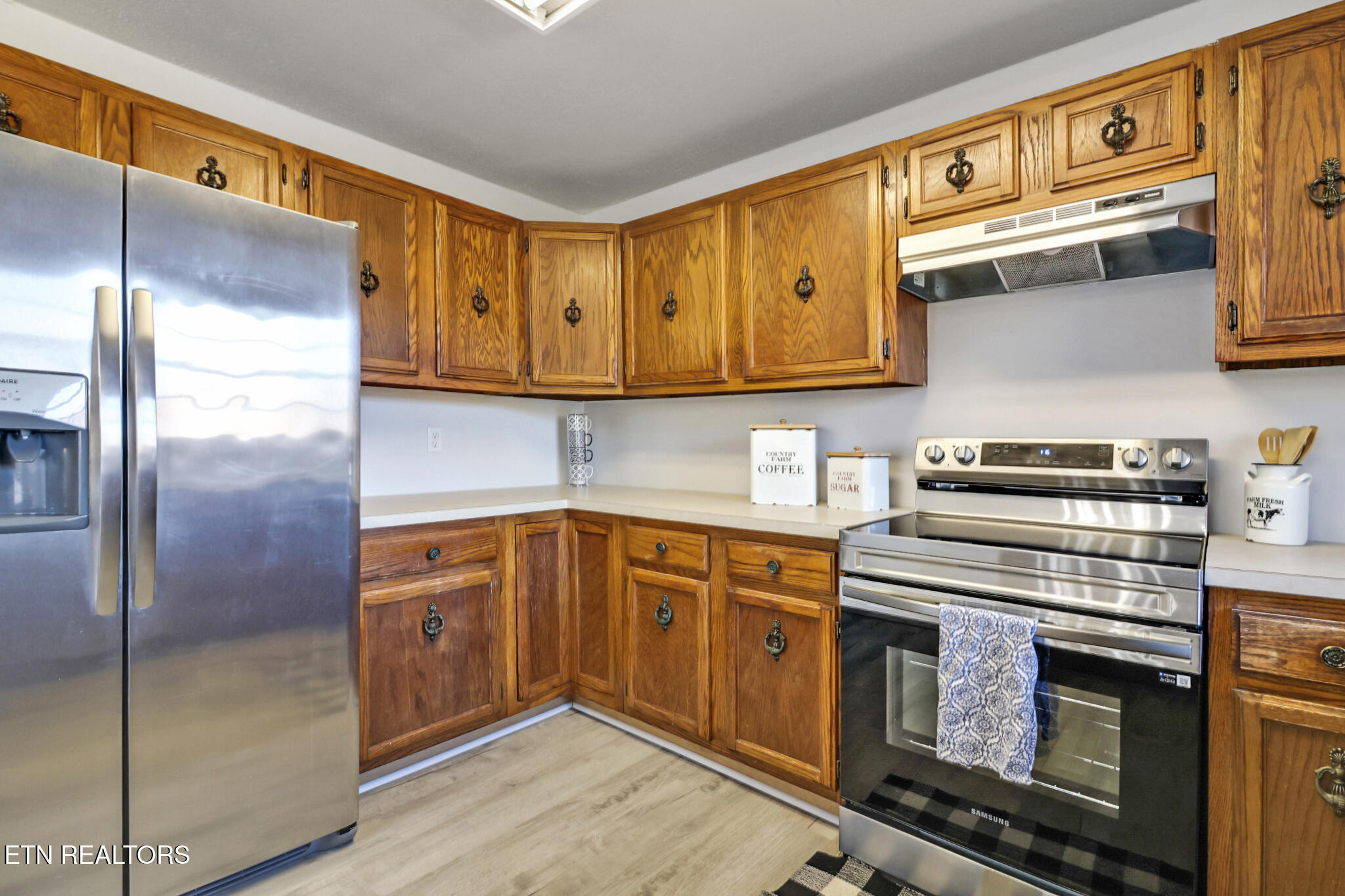 146 S Country Drive Property Photo 18