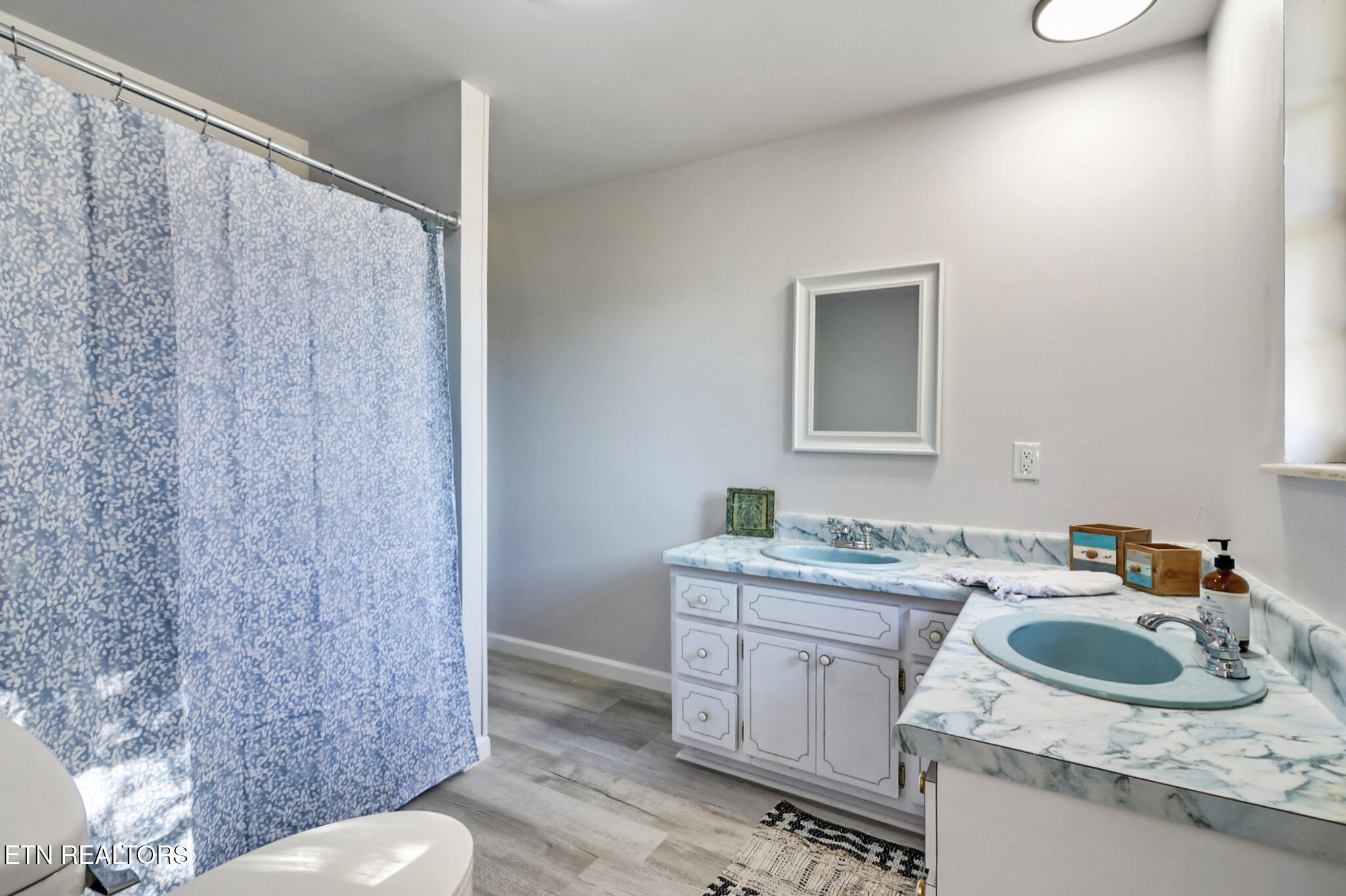 146 S Country Drive Property Photo 24