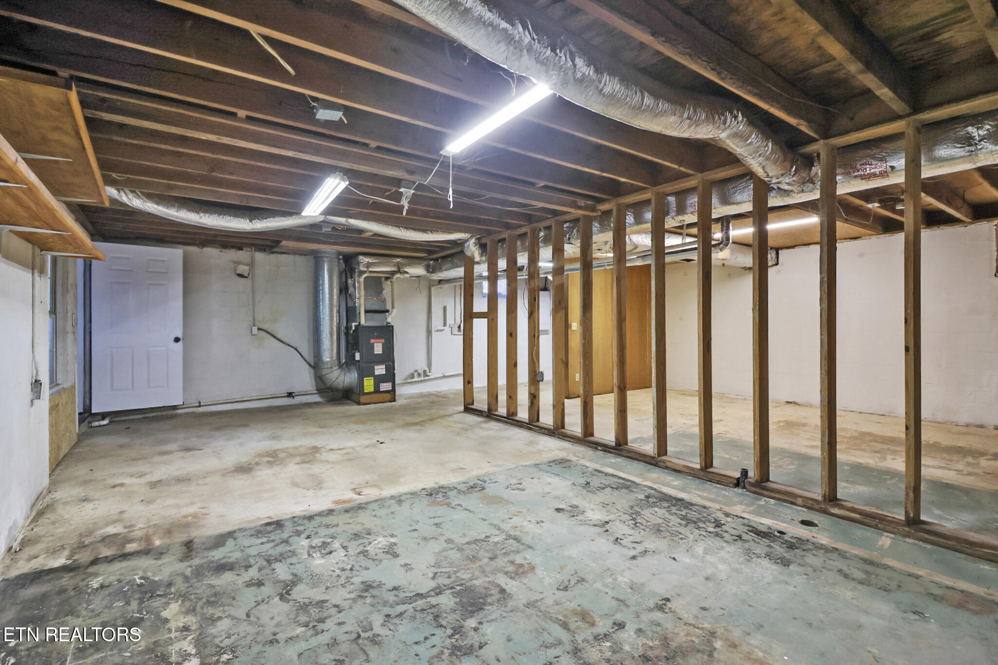 146 S Country Drive Property Photo 33
