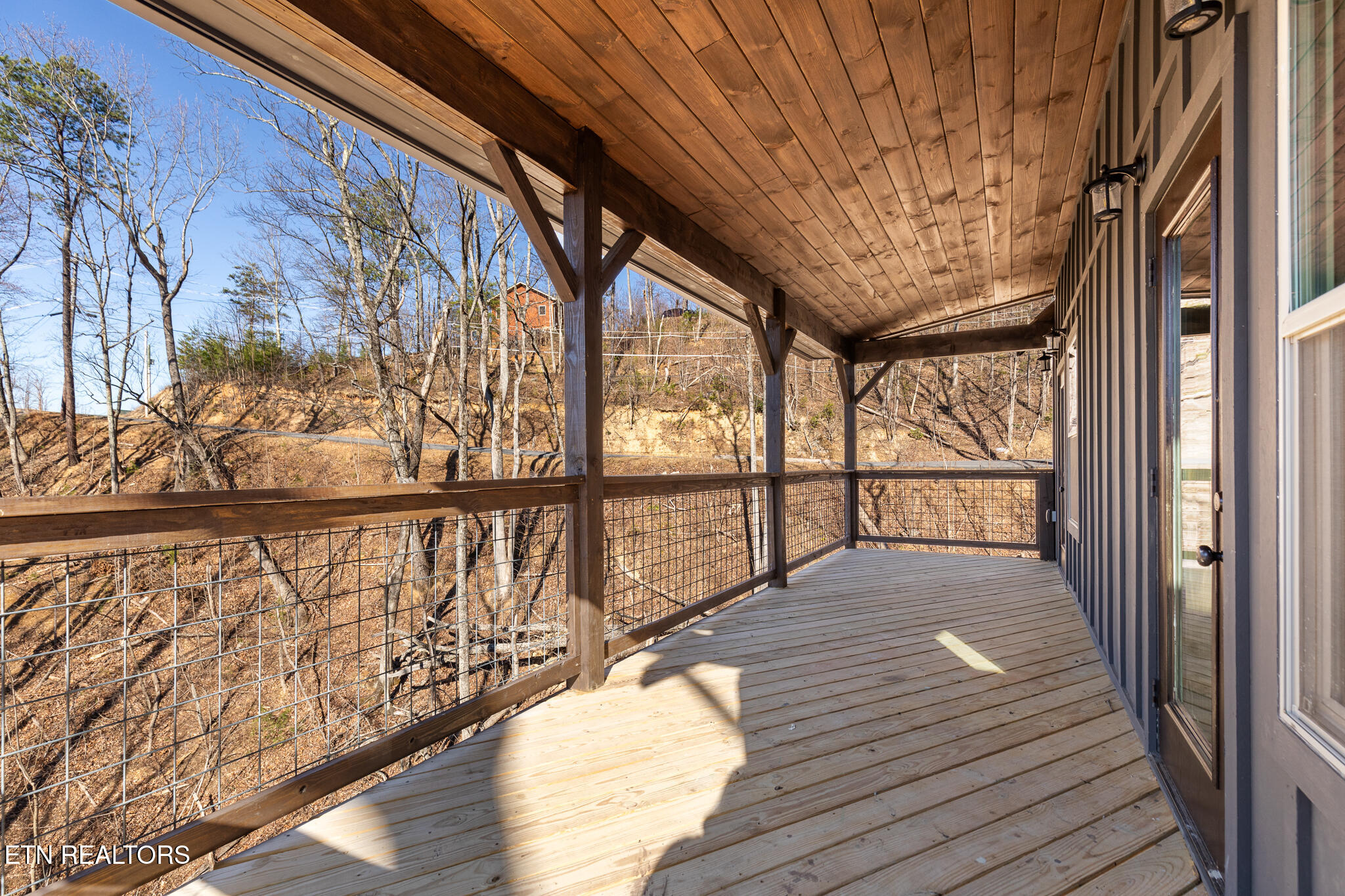1042 Deer Path Ln Lane Property Photo 6