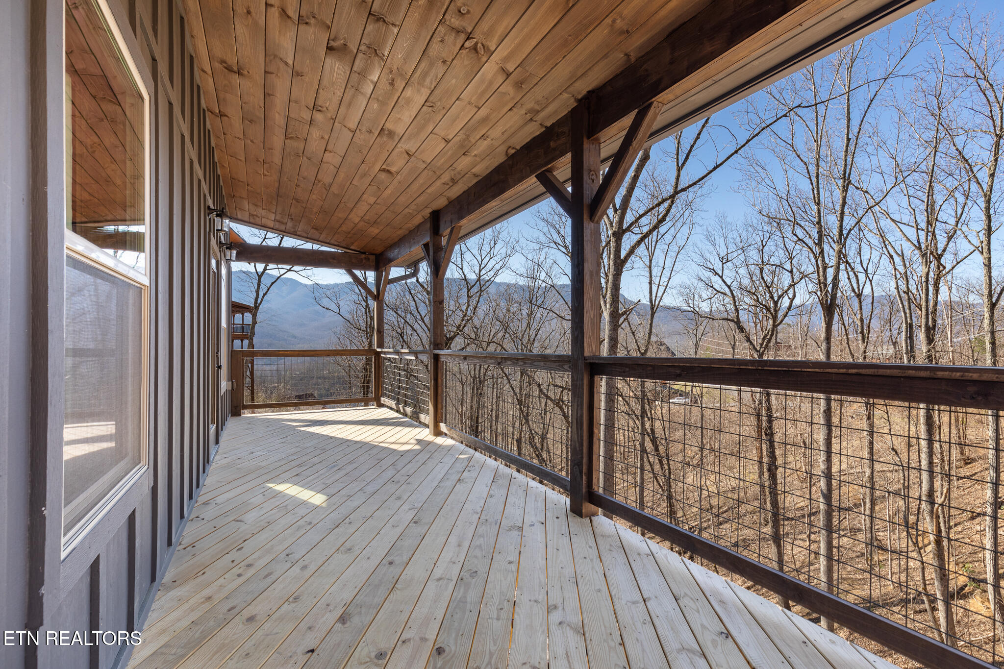 1042 Deer Path Ln Lane Property Photo 8