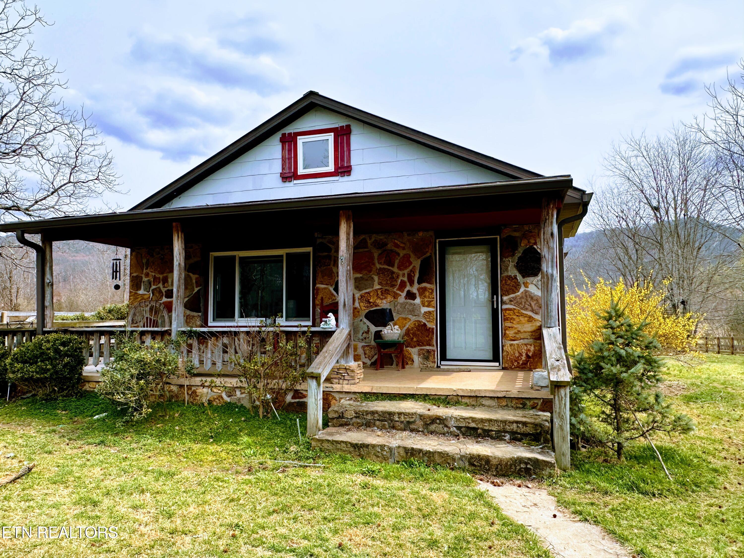 1370 Clay Hill Rd Property Photo 1