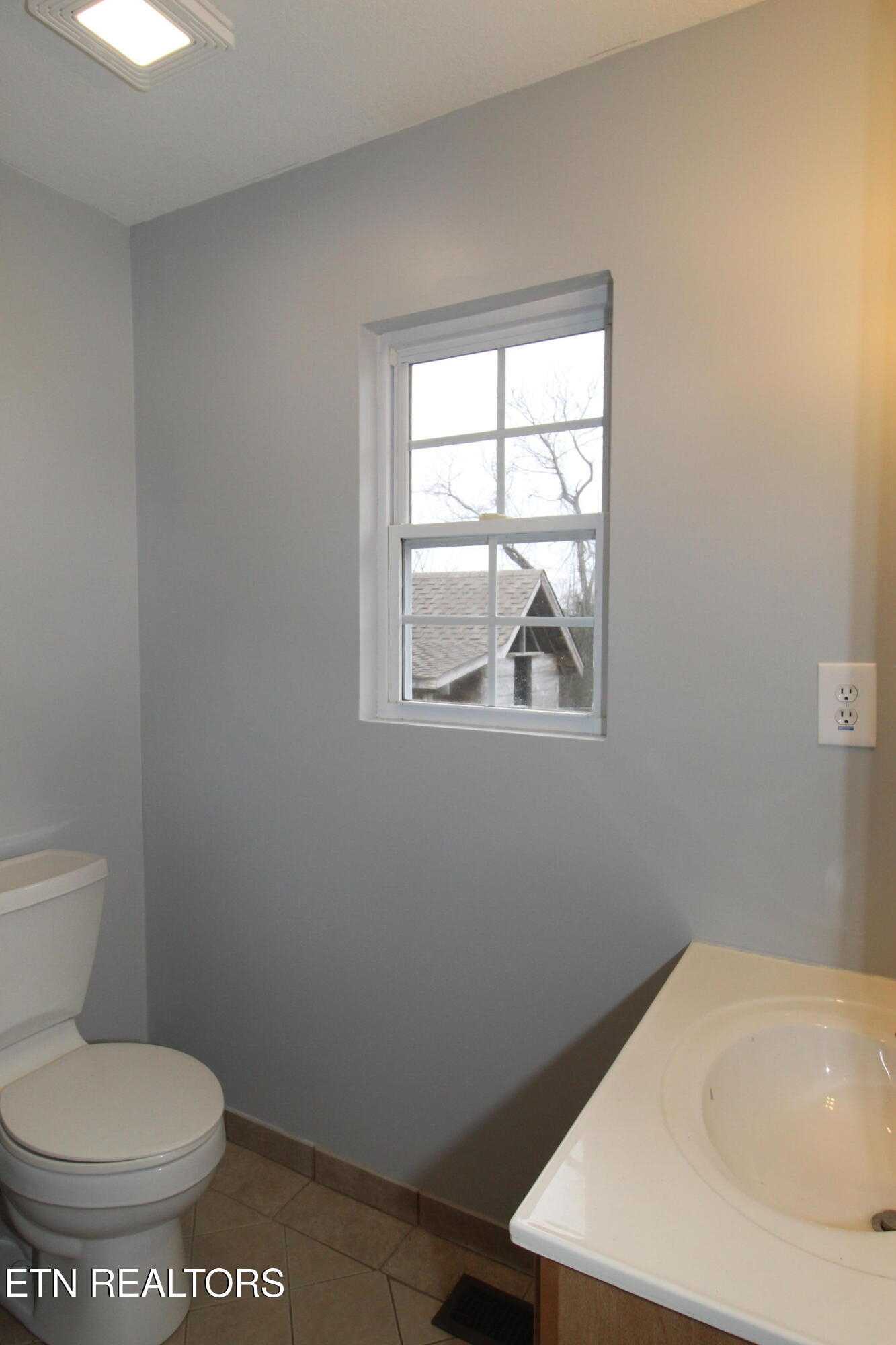 3757 Hillview Drive Property Photo 20