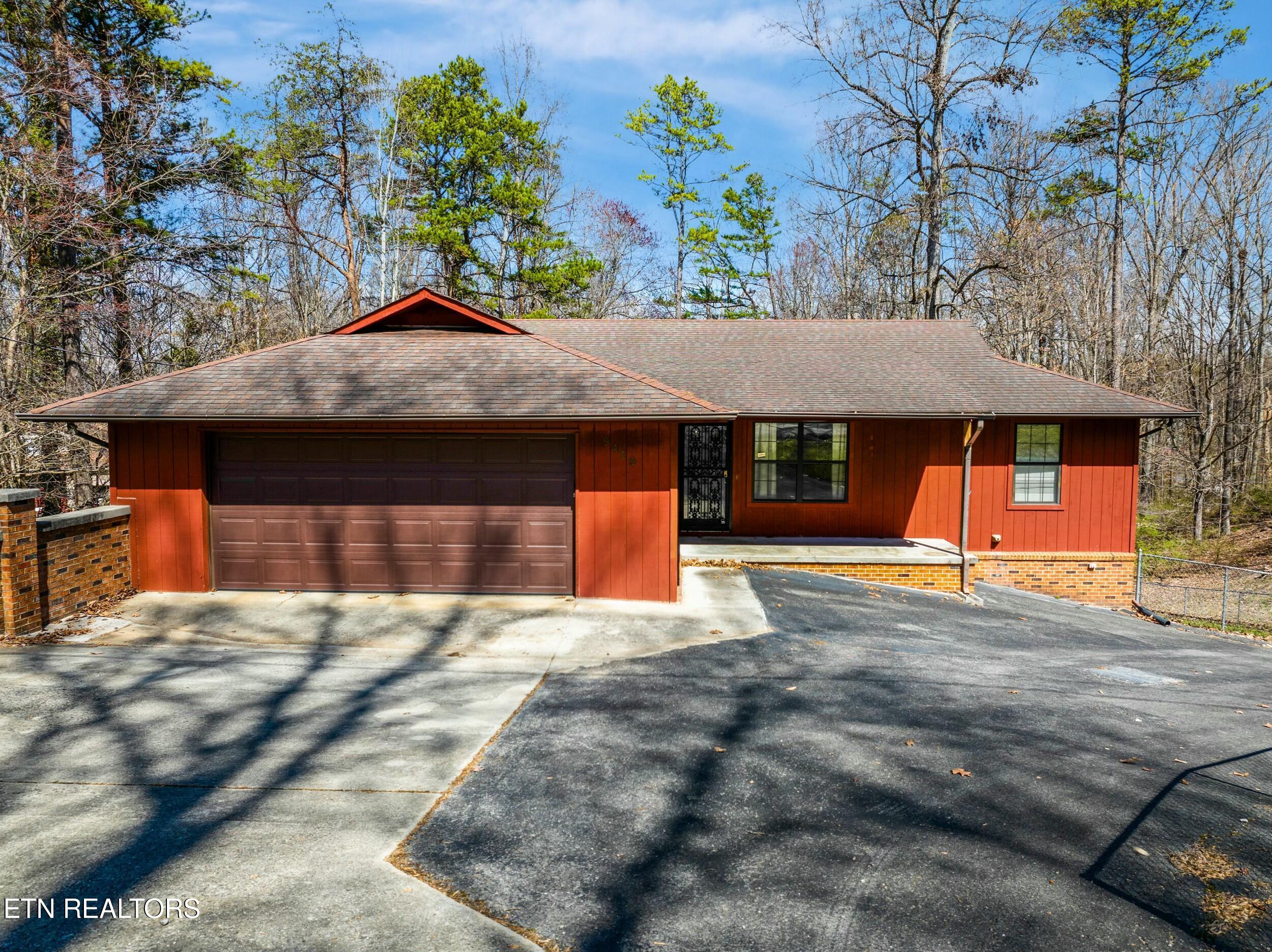 9419 Jim Loy Drive Property Photo 1