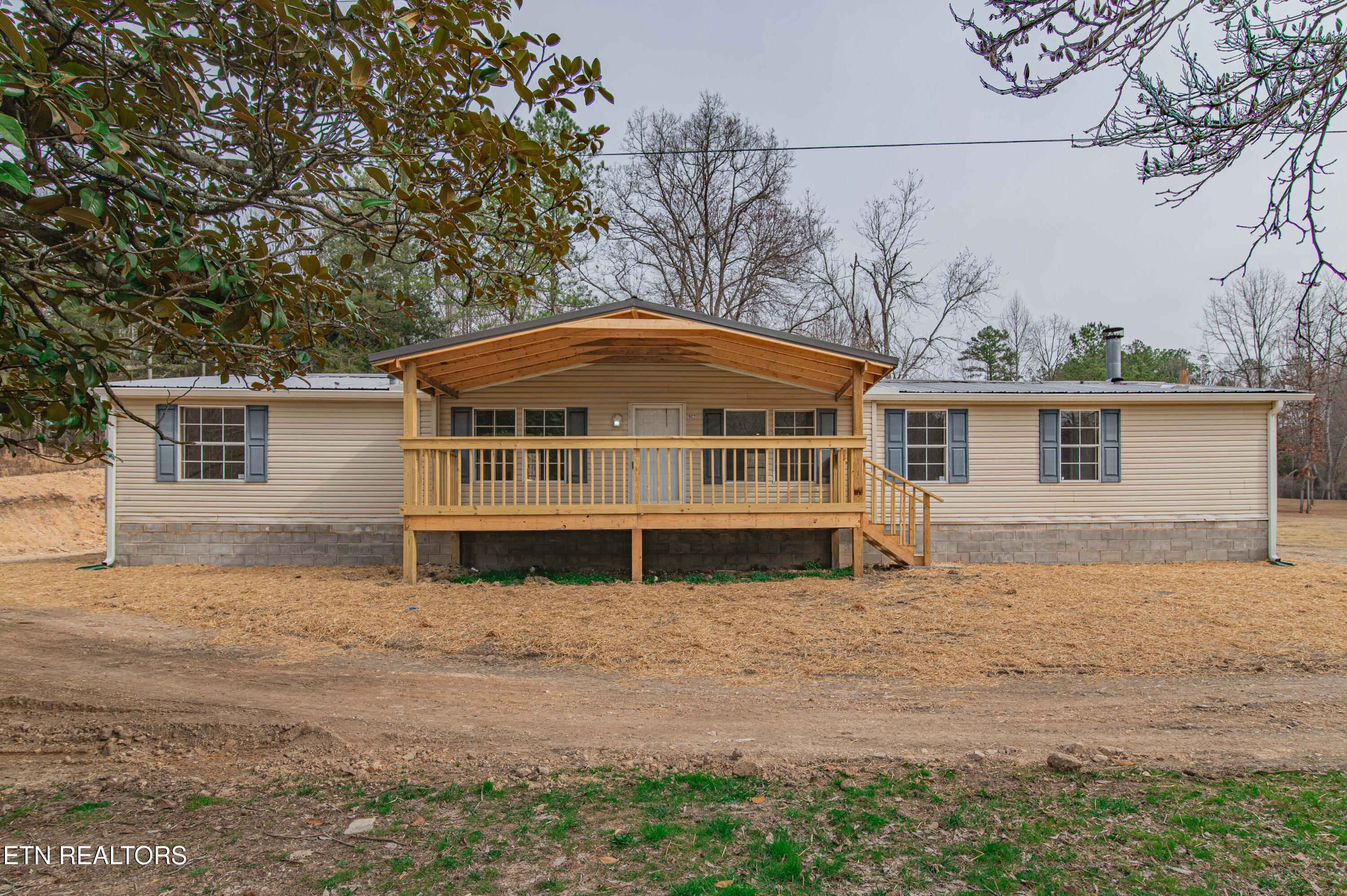 932 Woods Hollow Rd Property Photo