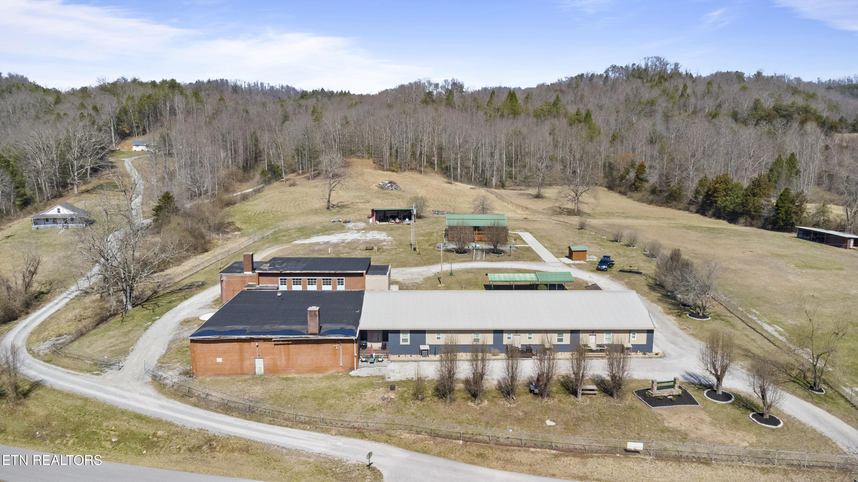 128 Old Stinking Creek Rd Property Photo 6