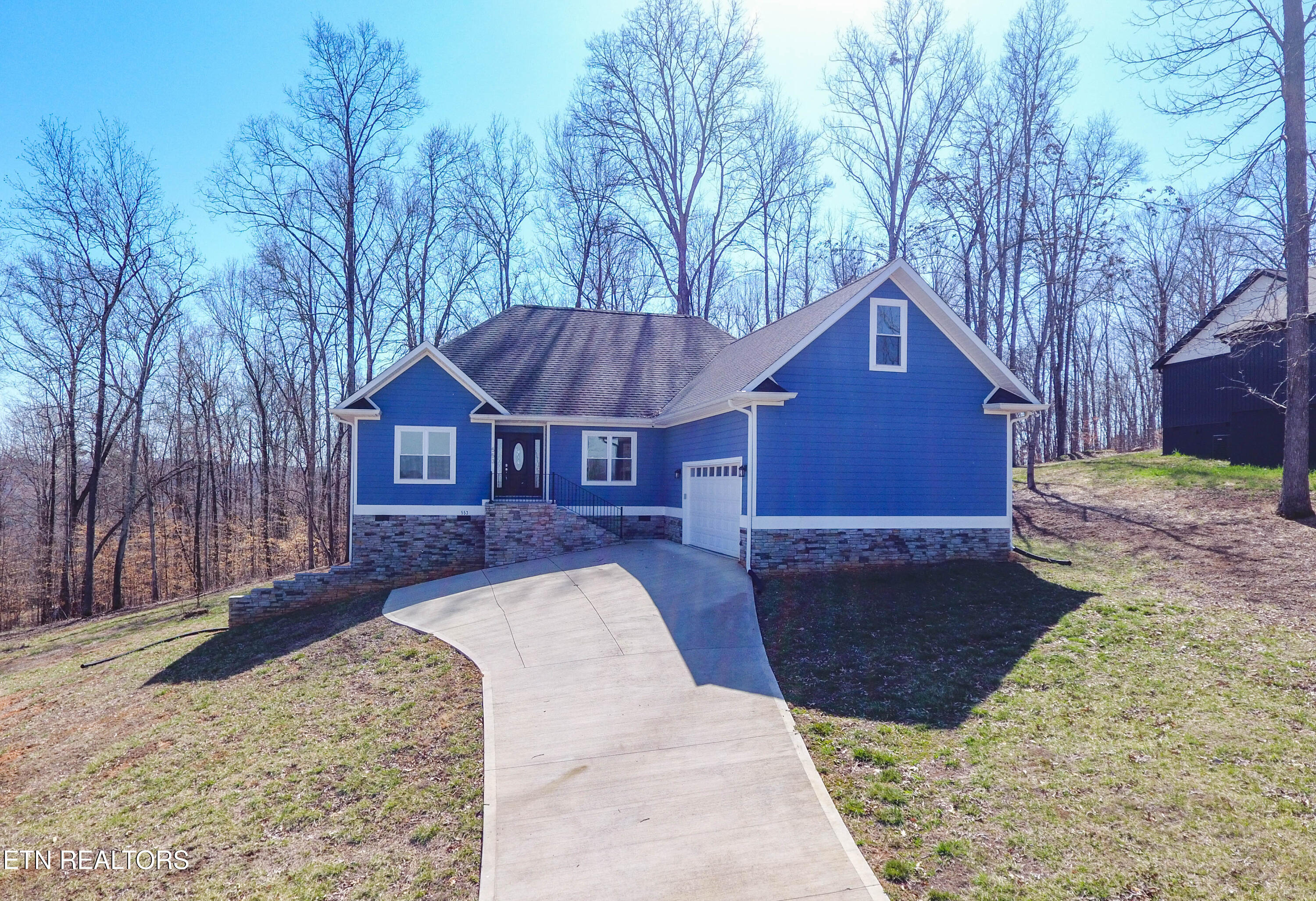 553 Hickory Pointe Lane Property Photo 1
