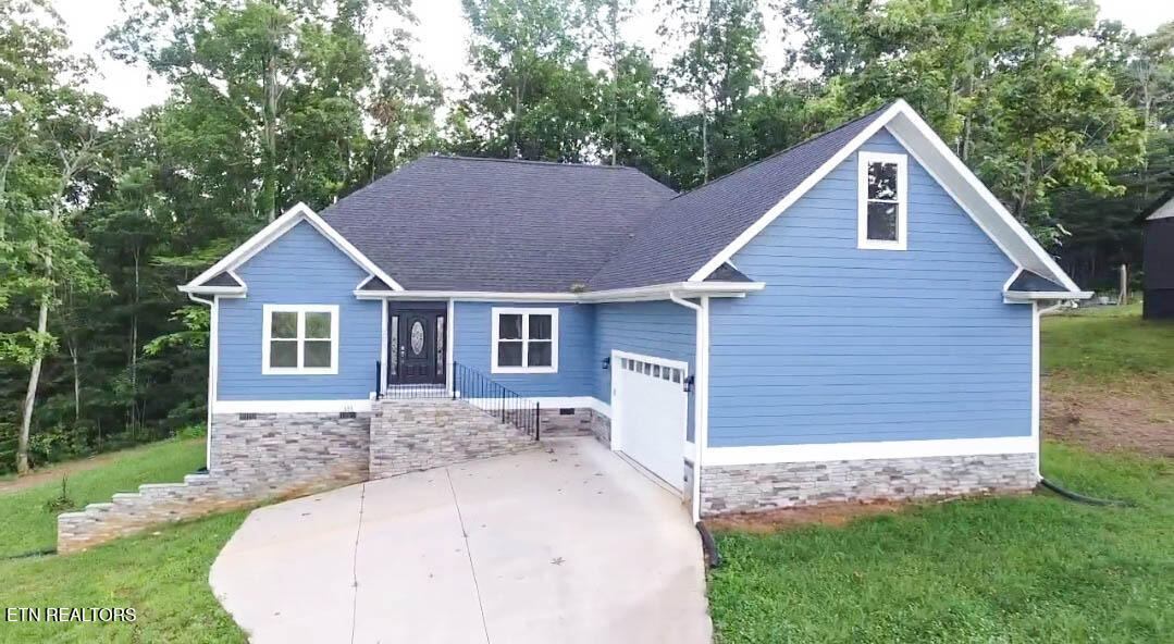 553 Hickory Pointe Lane Property Photo 1