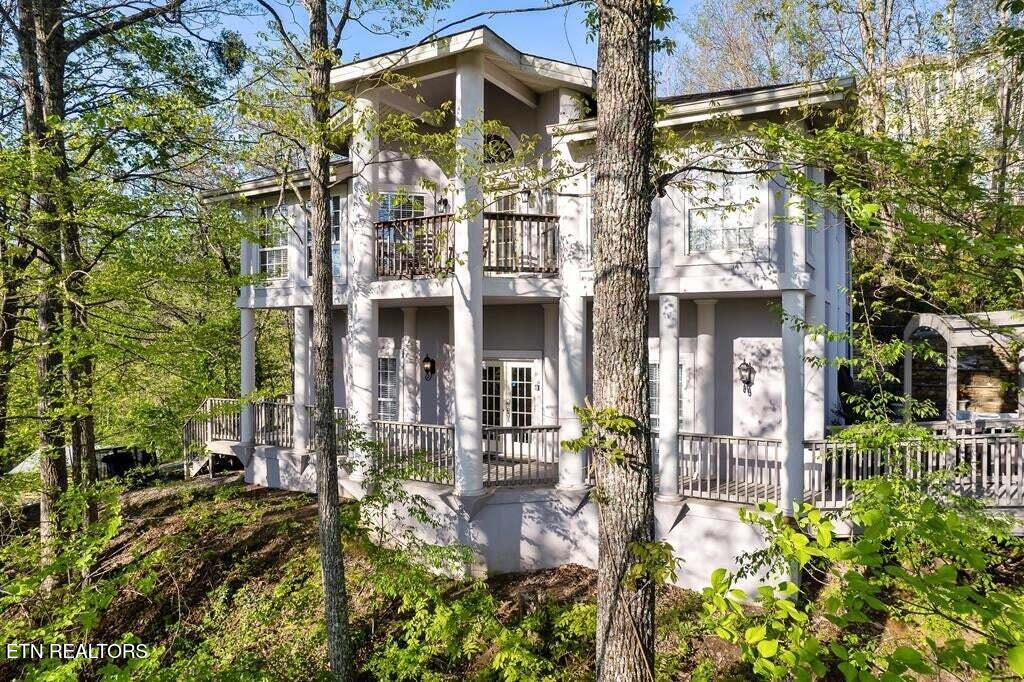 838 Holly Branch Drive Property Photo 1