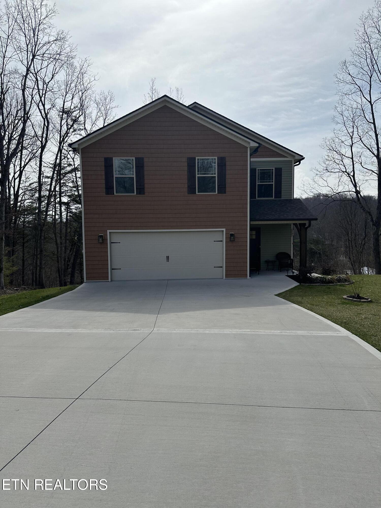 286 Cove Circle Property Photo