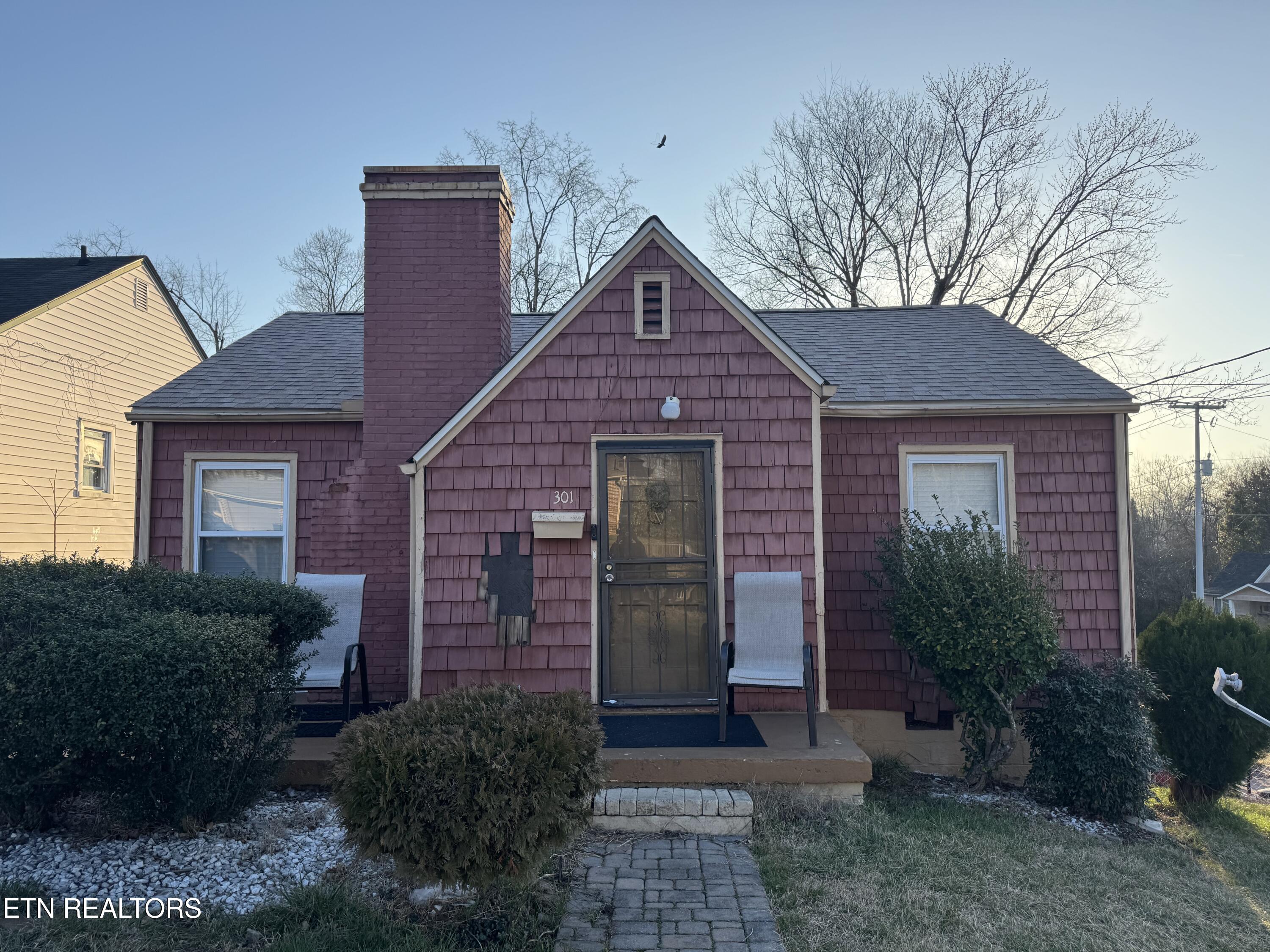 301 S Mary St Property Photo