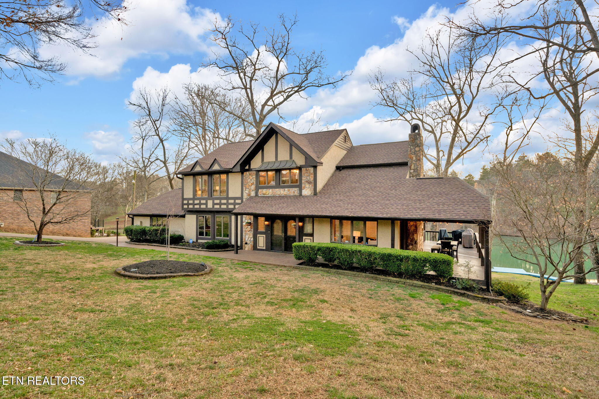 1035 Panther Creek Rd Property Photo