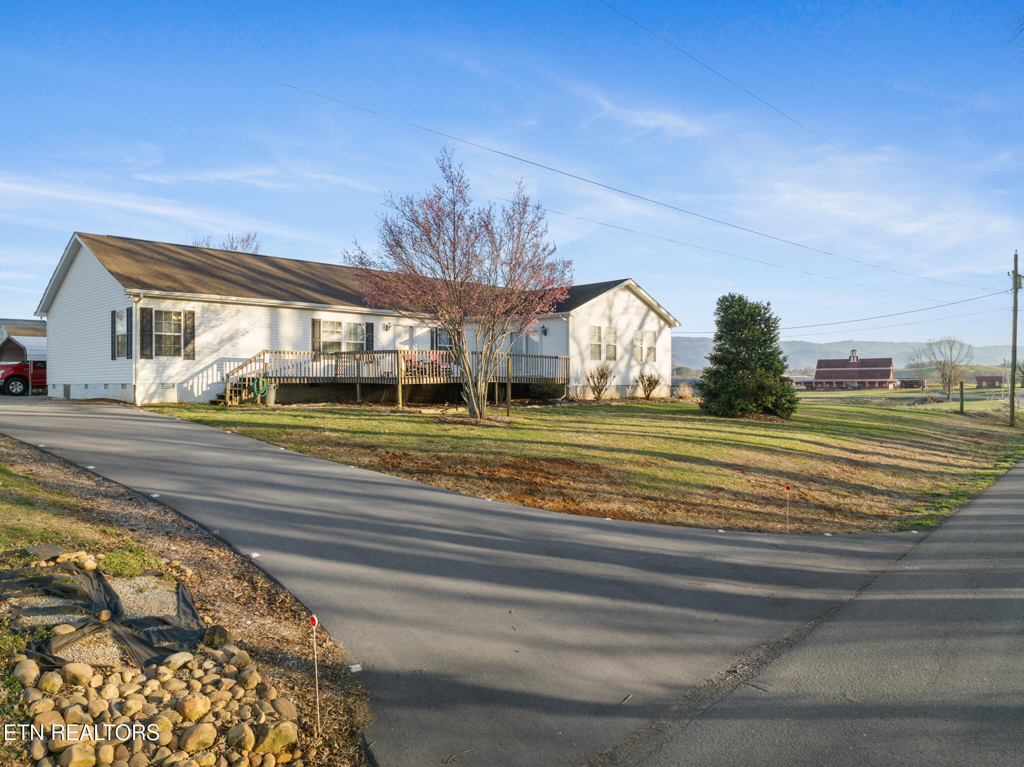 350 Davy Crockett Rd Property Photo