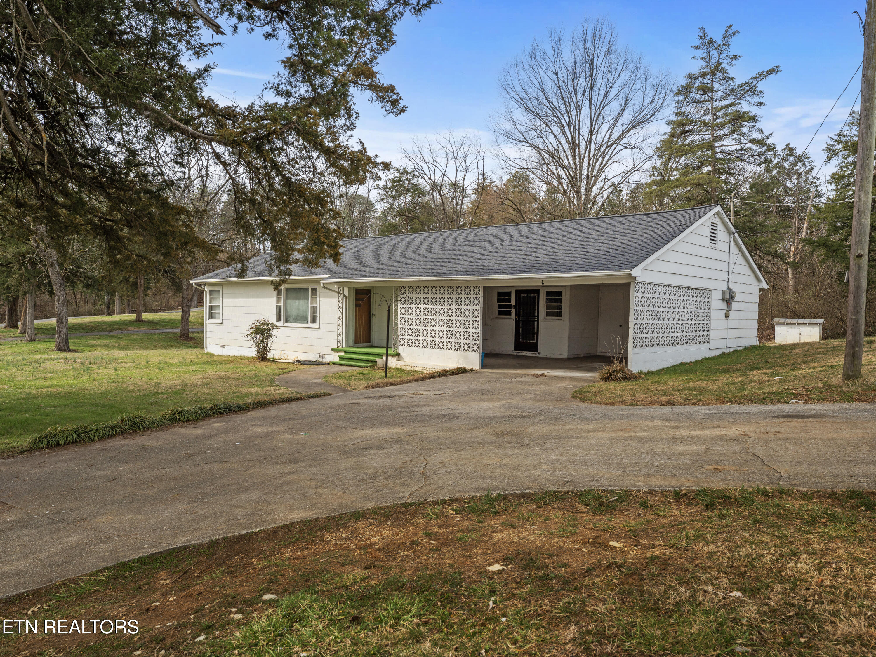 3302 Highway 61 Property Photo