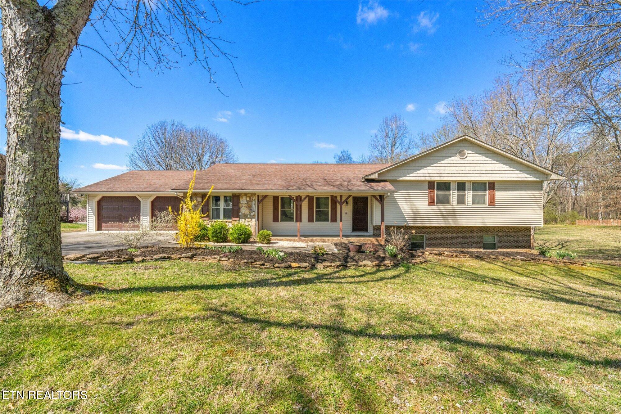 2049 Stonybrook Rd Property Photo