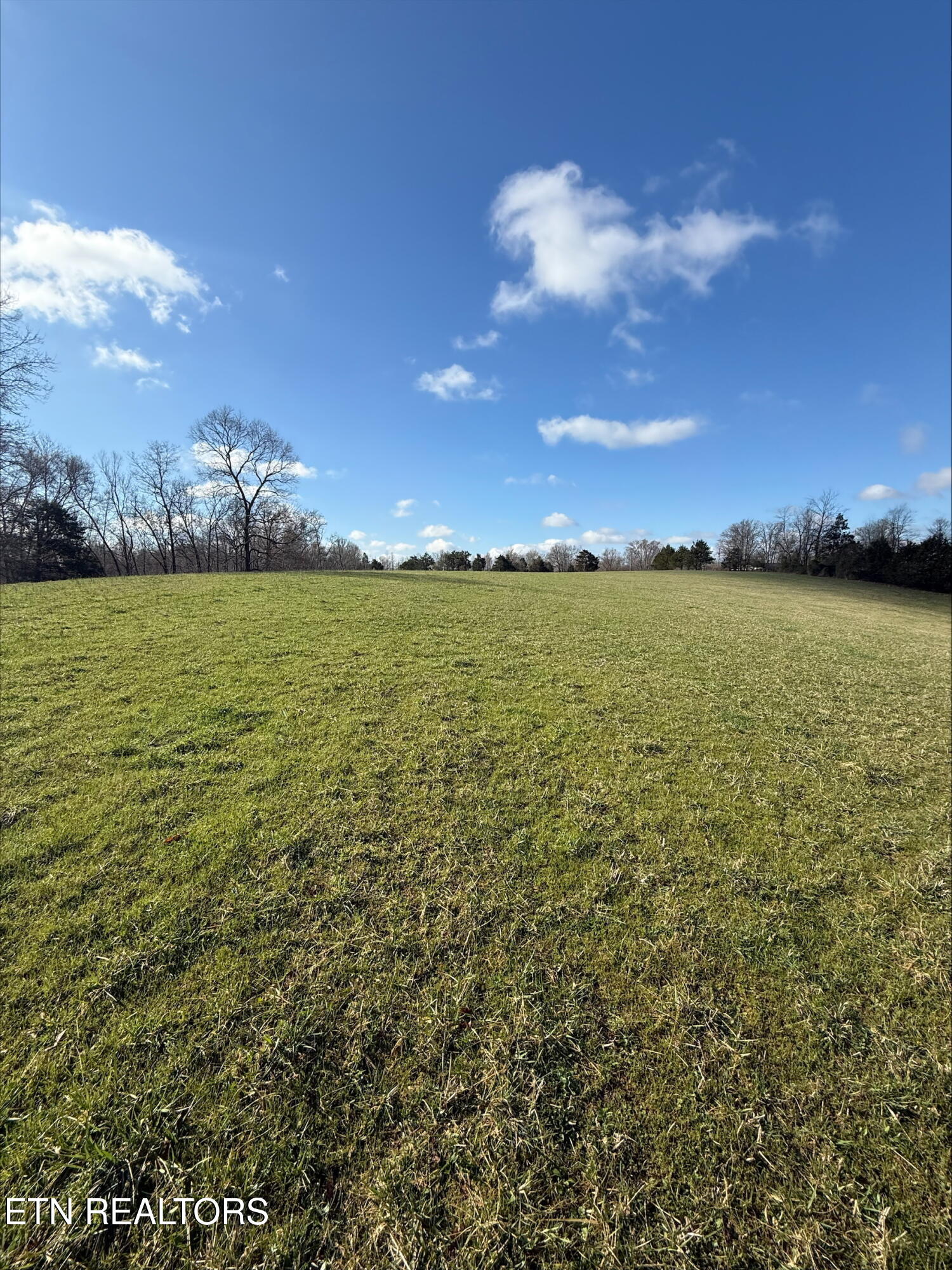 9045 Fox Hill Rd Property Photo