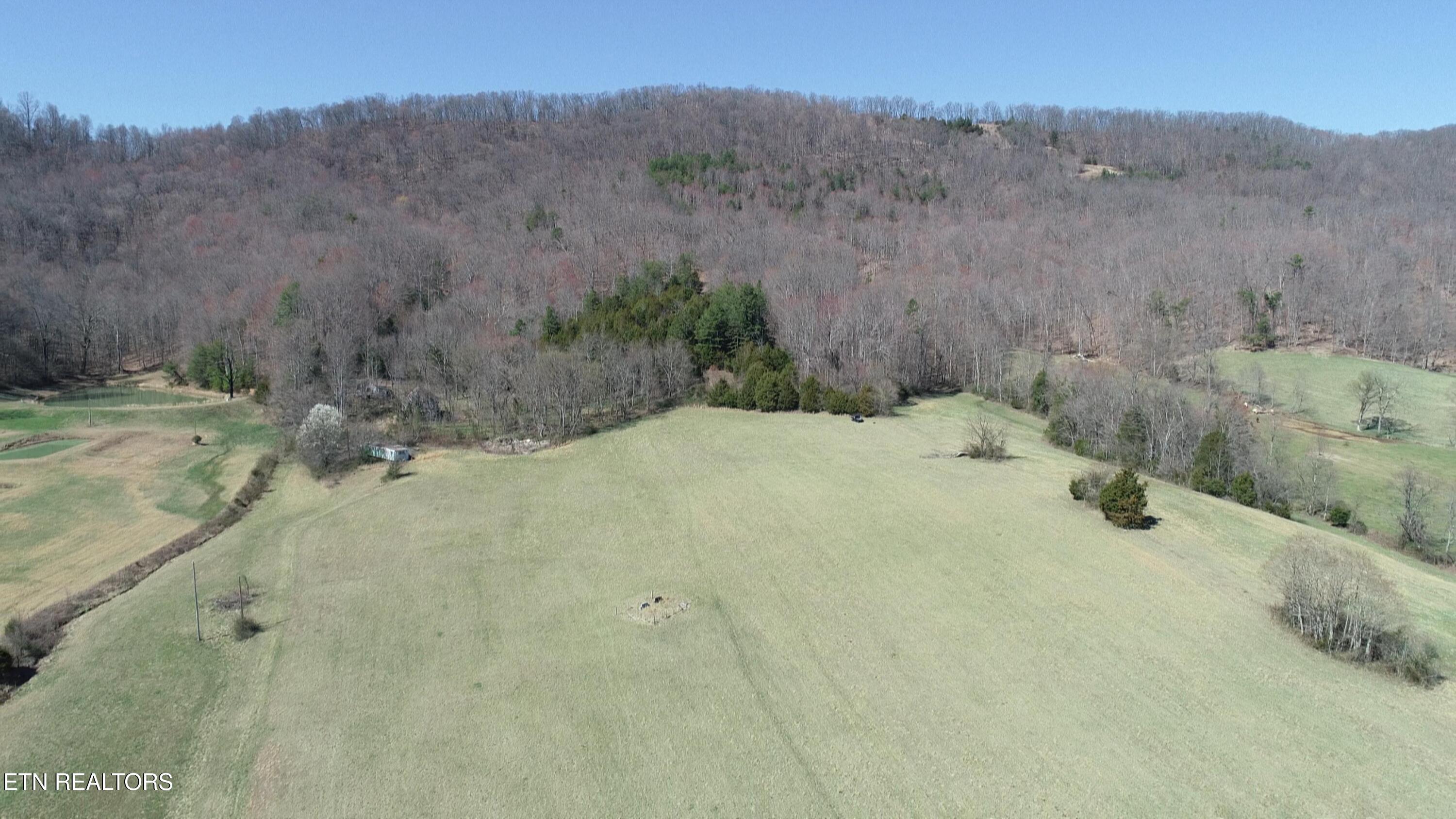 1094 Parkey Hollow Rd Property Photo