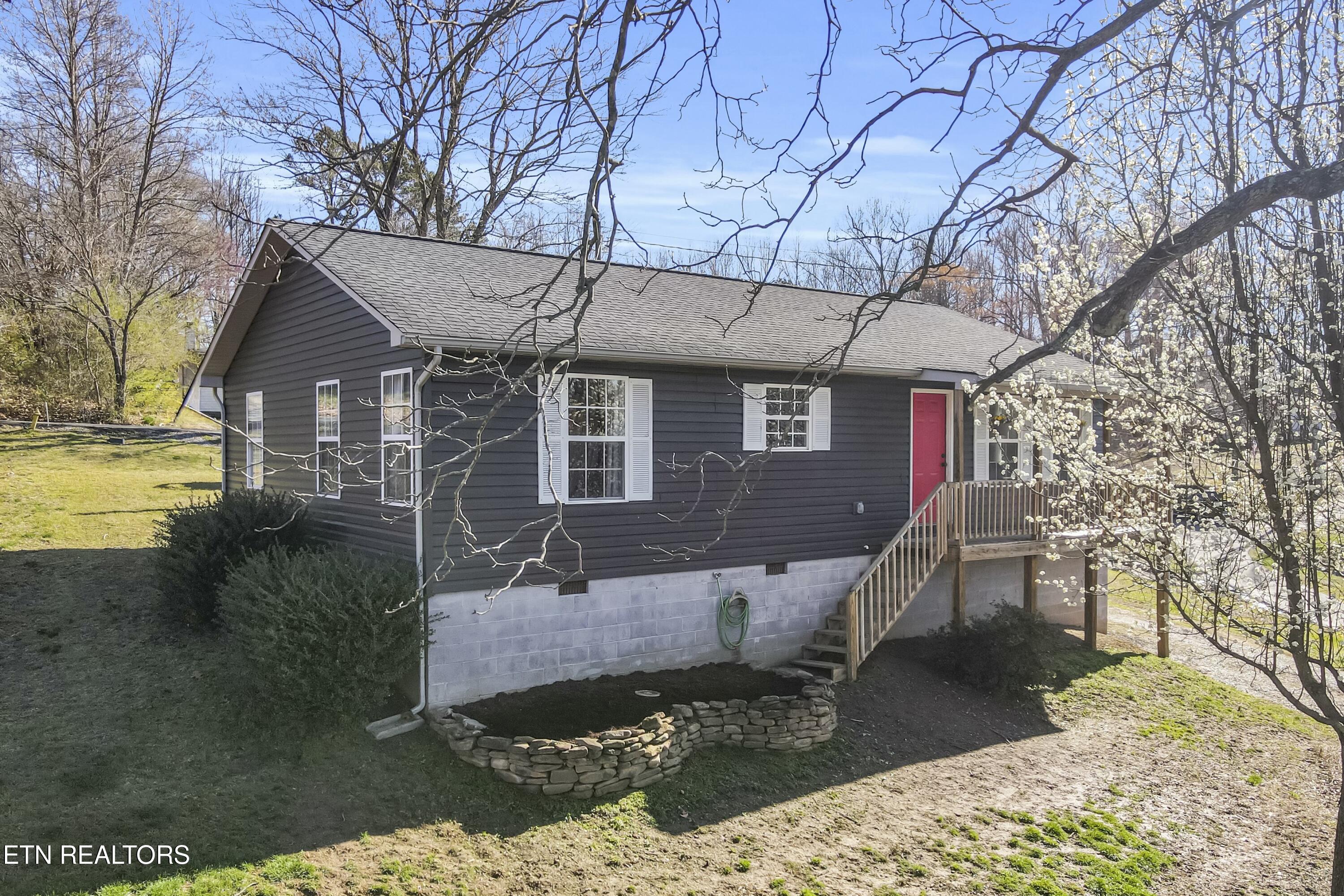 626 Kansas Lane Property Photo