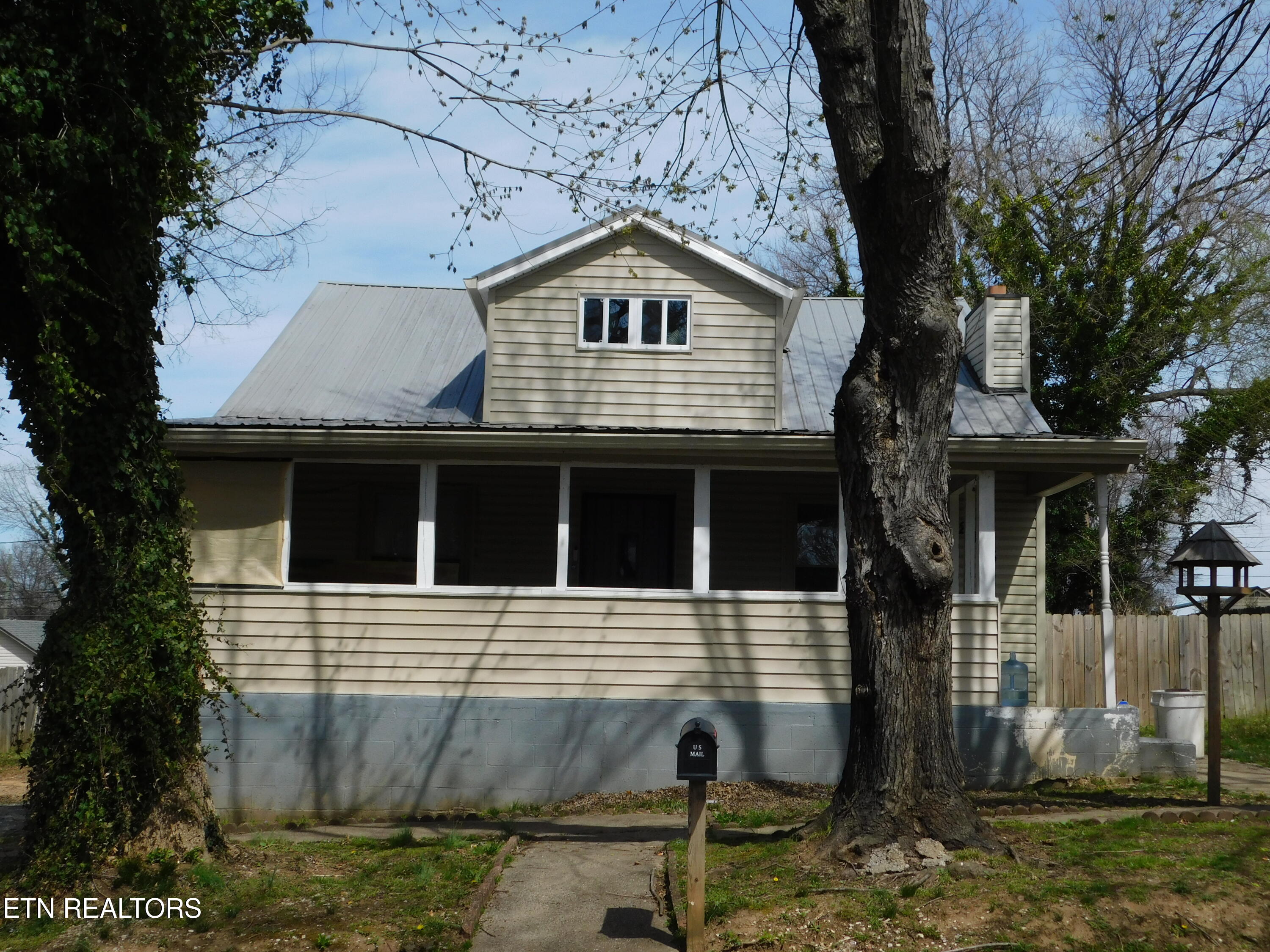 2035 Boyd St Property Photo 1