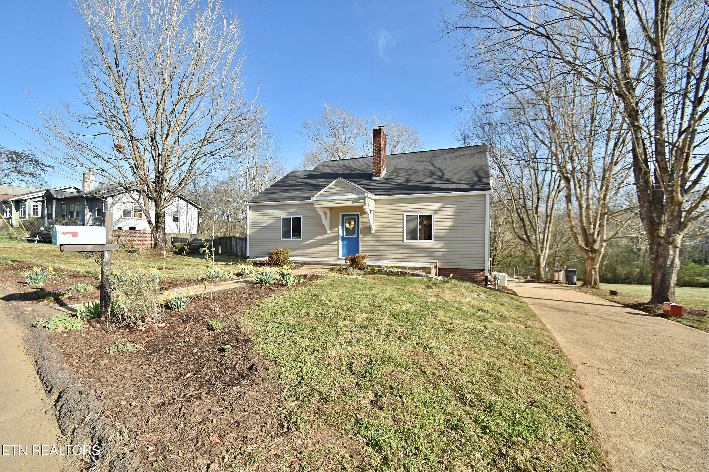 124 Keeble Ave Property Photo