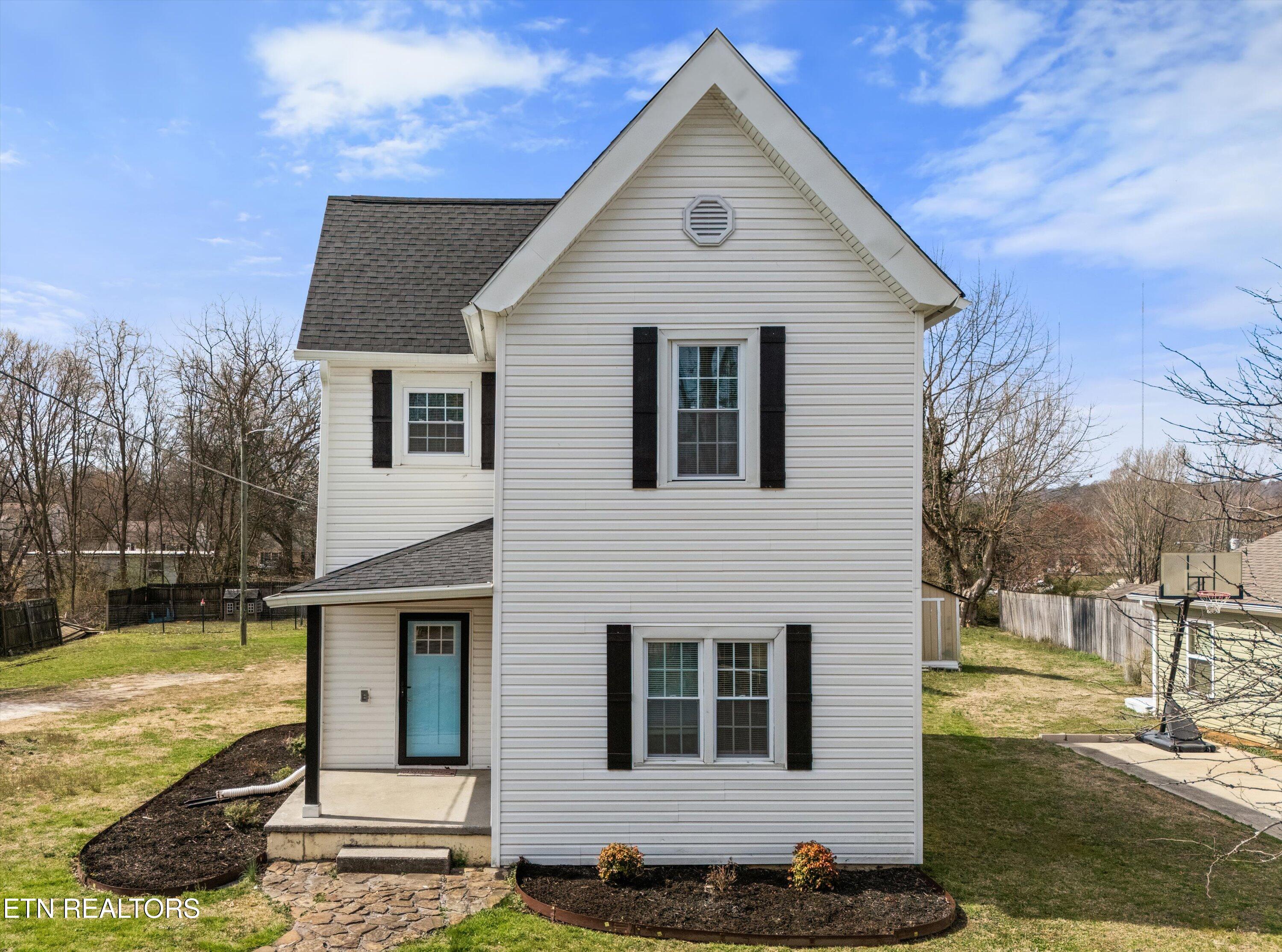 3139 Ne Whitney Place Property Photo