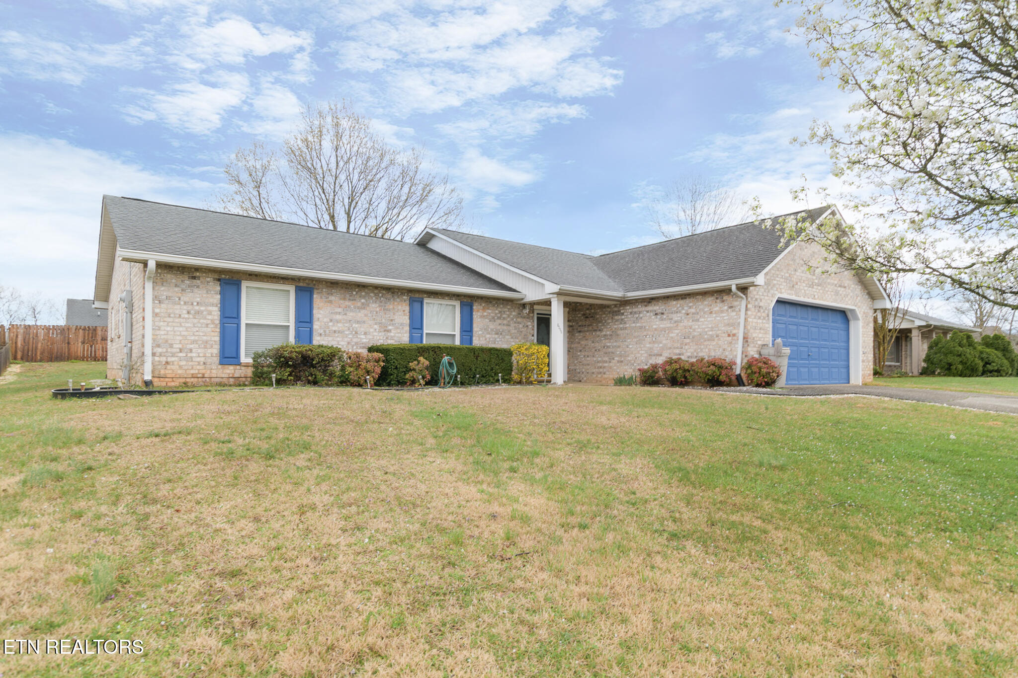 1422 Beaumont Ave Property Photo
