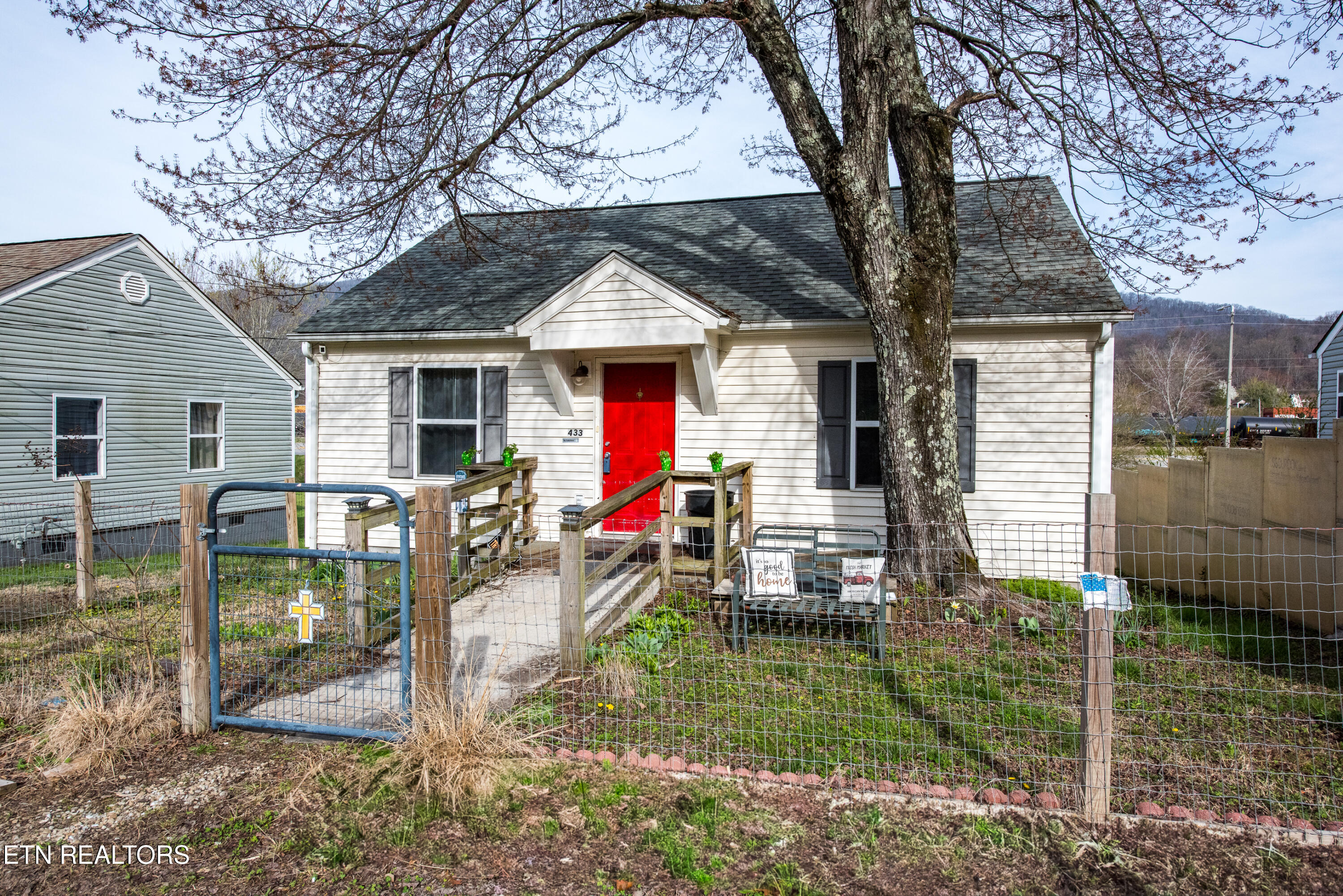 433 S Kingston Ave Property Photo