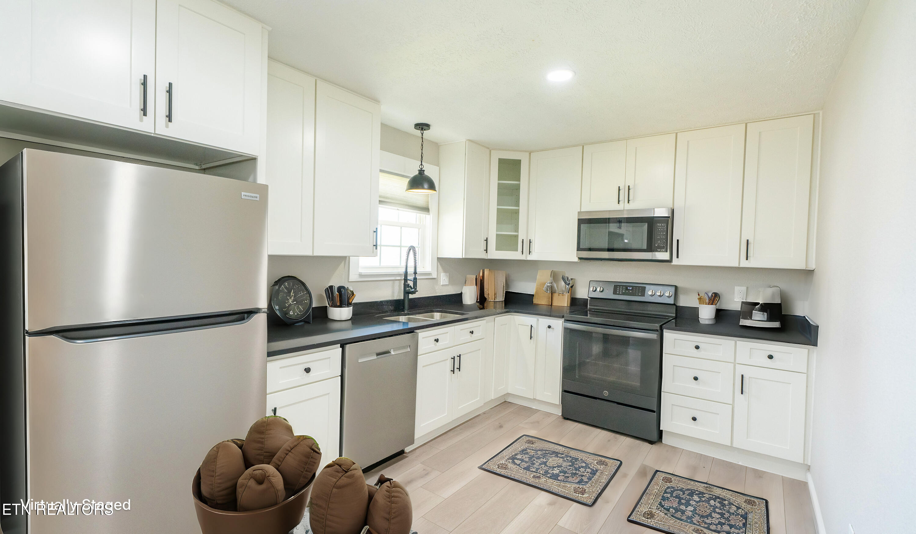 8424 Grane Lefe St Property Photo 6