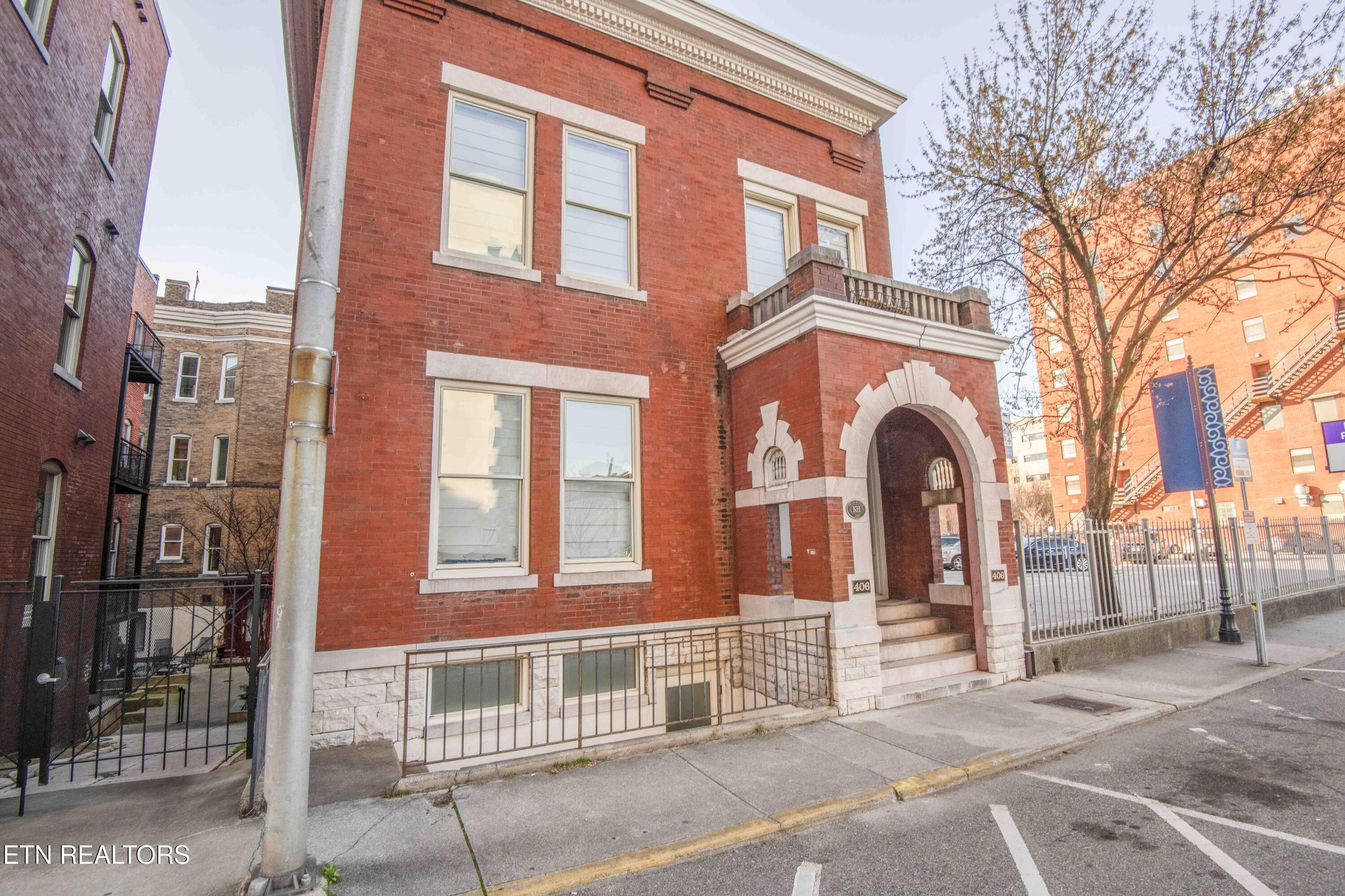 406 W Church Ave Property Photo