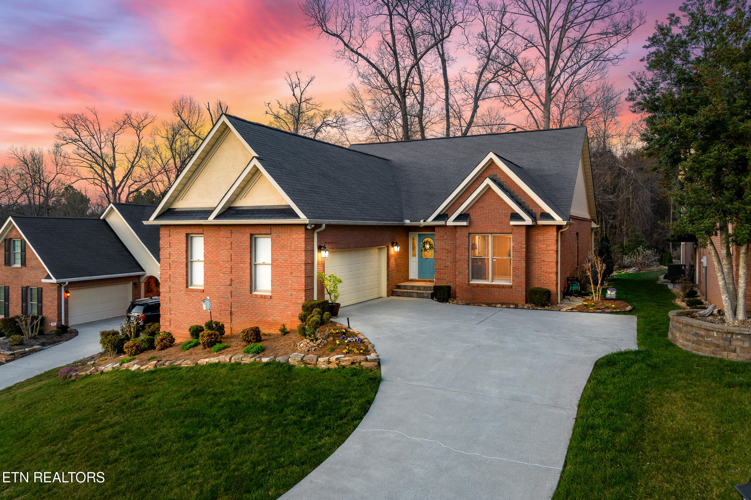 270 Valleyview Drive Property Photo