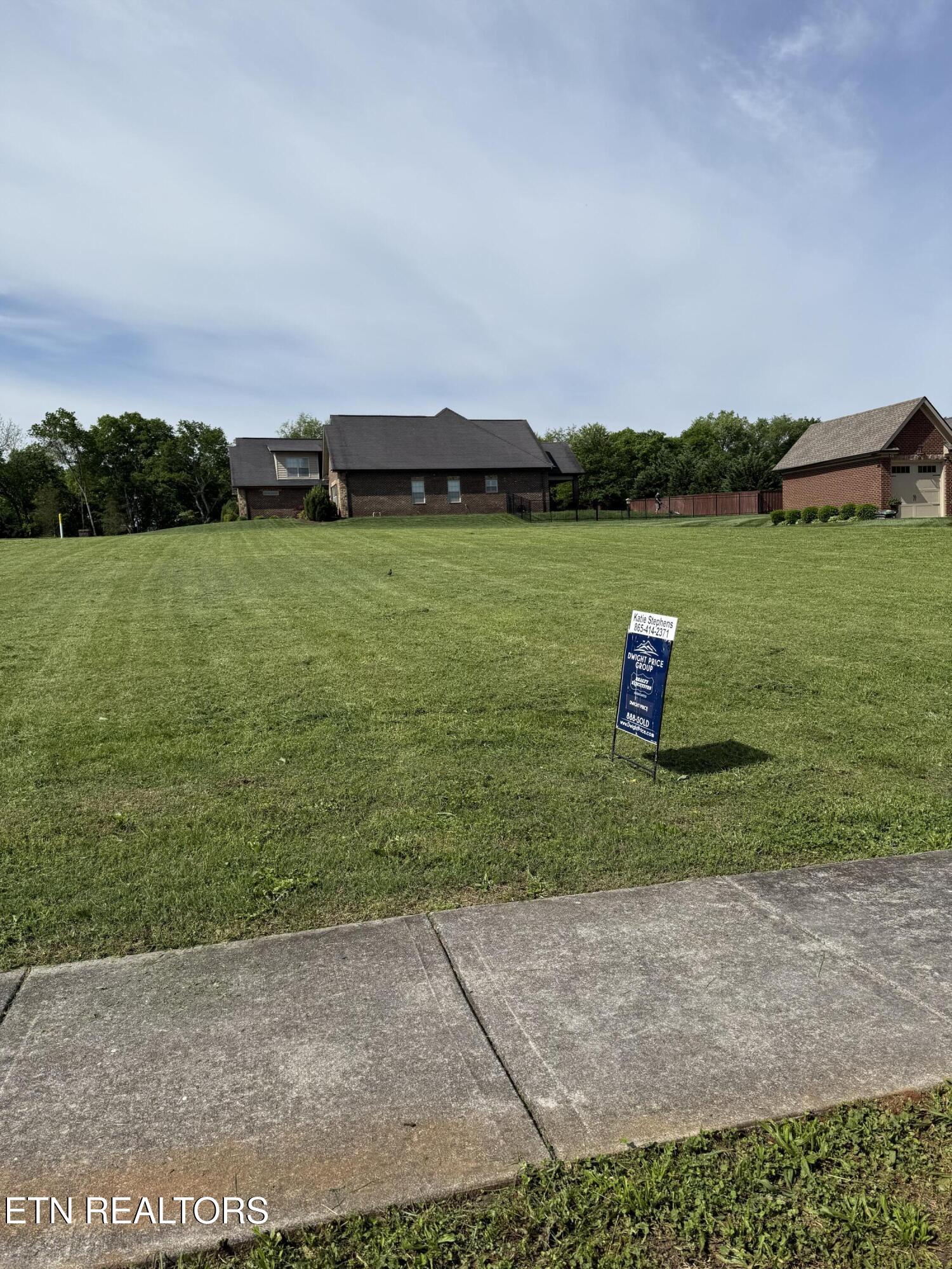 104 Halifax Court Property Photo